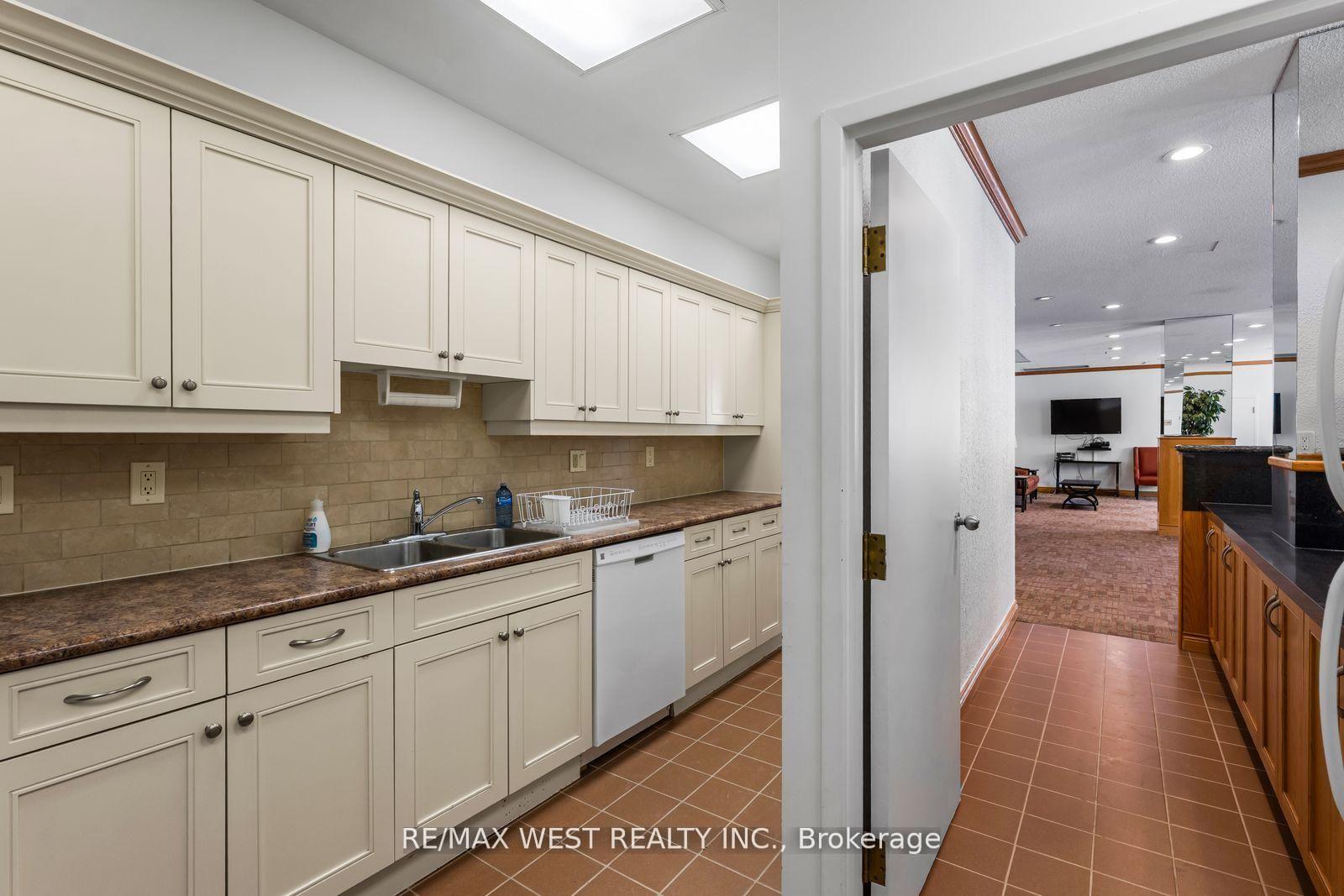 Photo 37 of Unit 502, 100 Observatory Lane, Richmond Hill, Observatory — HOMEH