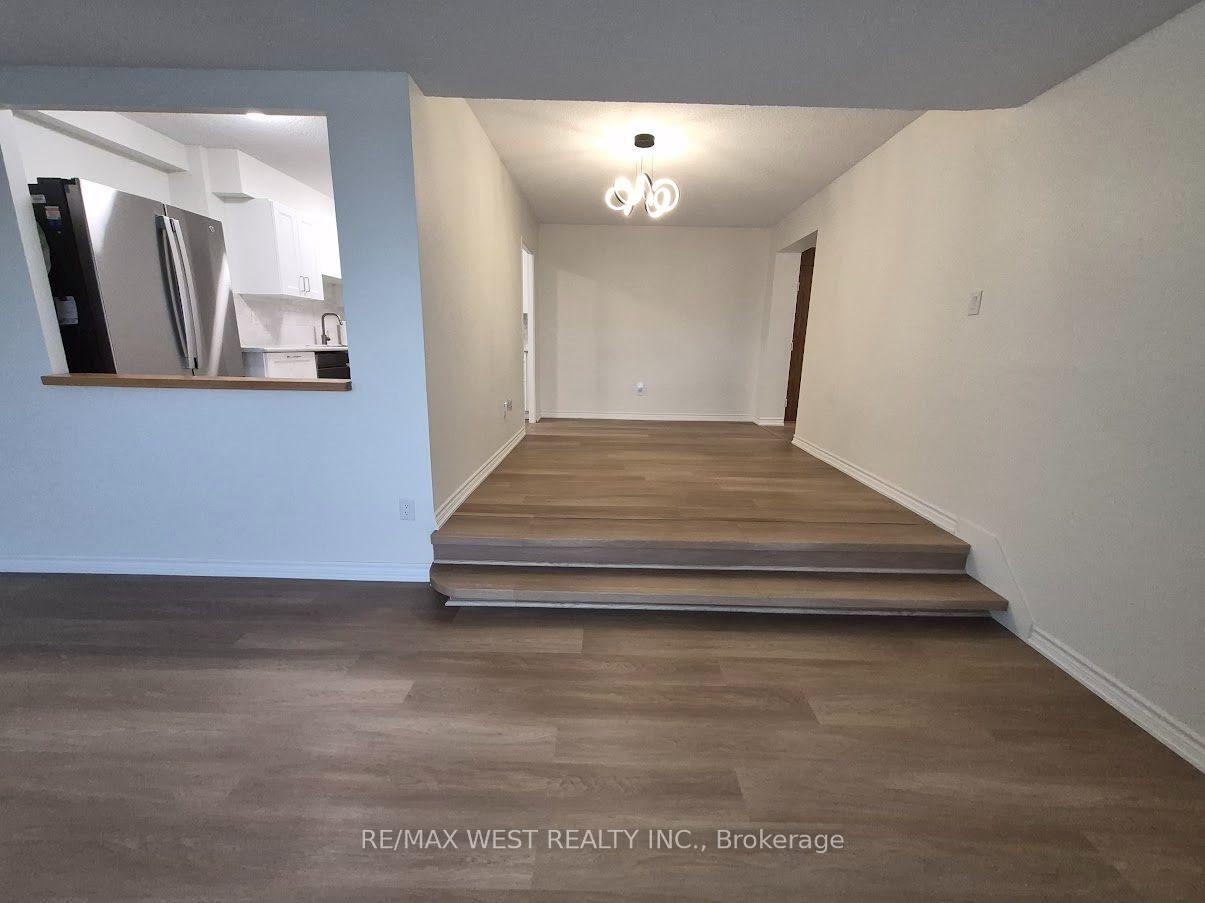 Photo 8 of Unit 802, 250 Scarlett Road, Toronto, Rockcliffe-Smythe — HOMEH