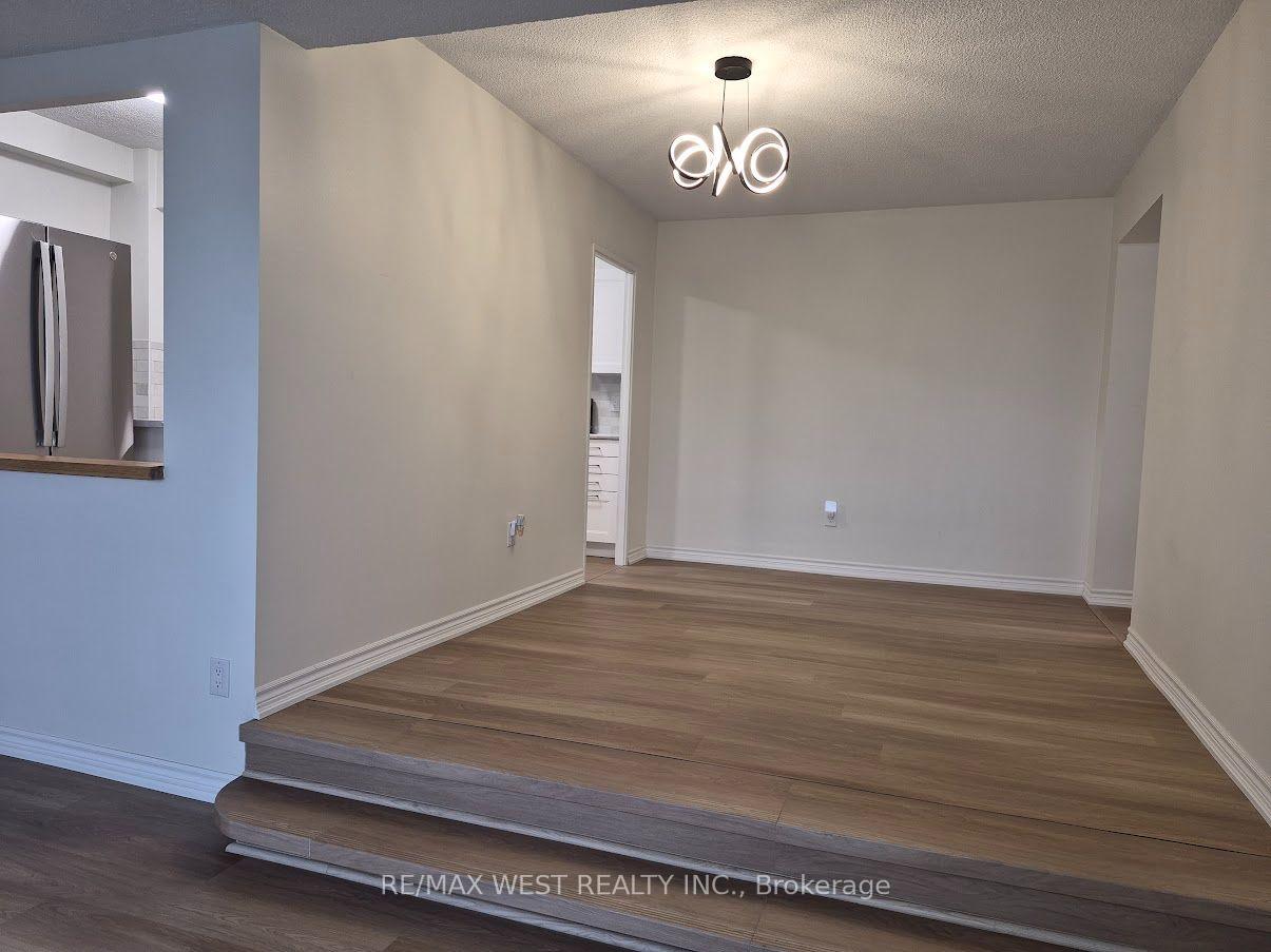 Photo 9 of Unit 802, 250 Scarlett Road, Toronto, Rockcliffe-Smythe — HOMEH