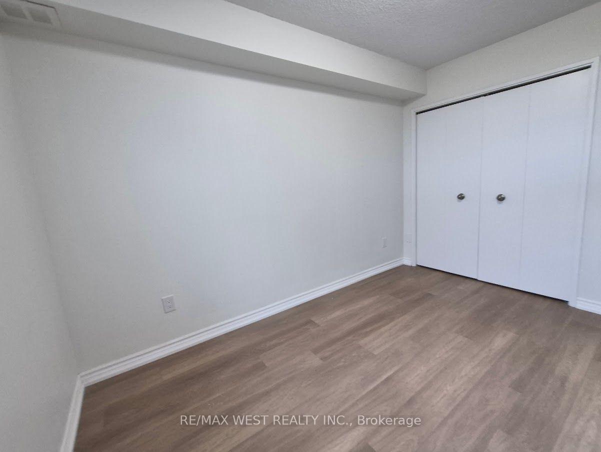 Photo 11 of Unit 802, 250 Scarlett Road, Toronto, Rockcliffe-Smythe — HOMEH