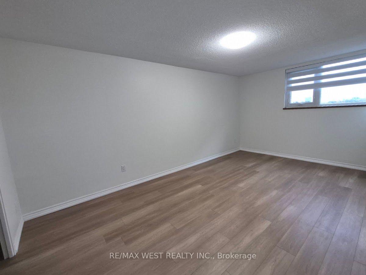 Photo 13 of Unit 802, 250 Scarlett Road, Toronto, Rockcliffe-Smythe — HOMEH