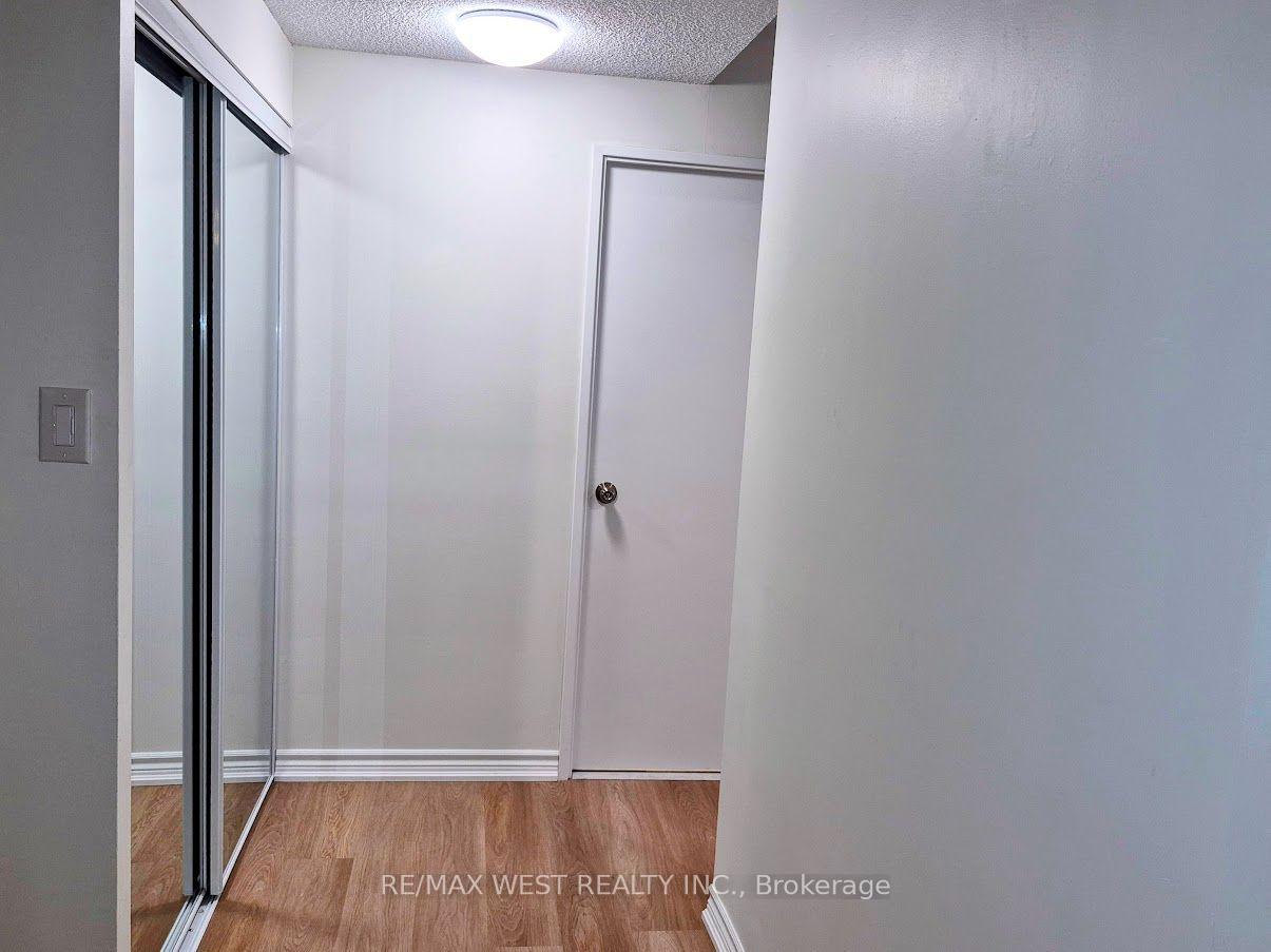 Photo 14 of Unit 802, 250 Scarlett Road, Toronto, Rockcliffe-Smythe — HOMEH