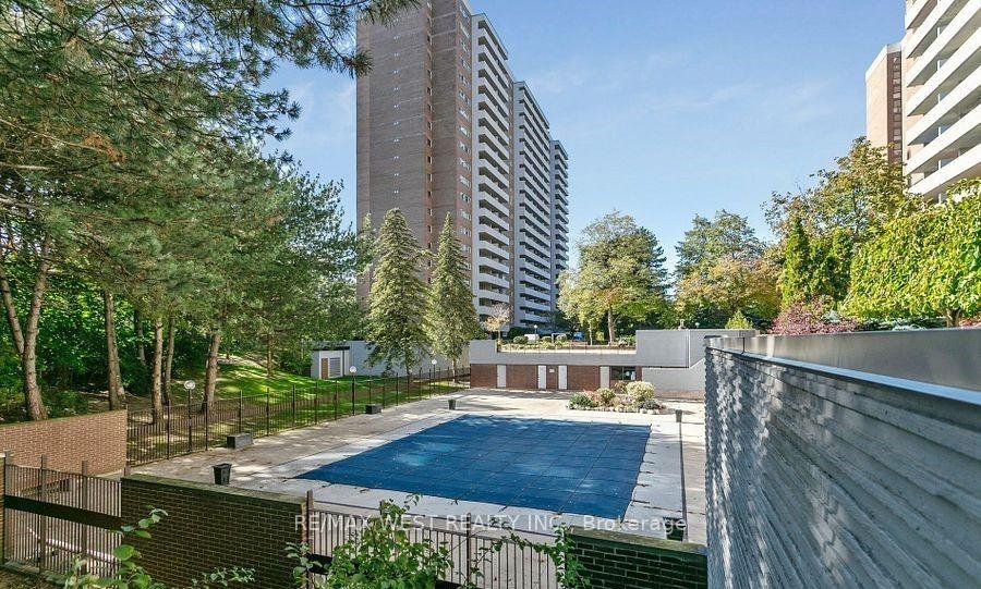 Photo 22 of Unit 802, 250 Scarlett Road, Toronto, Rockcliffe-Smythe — HOMEH