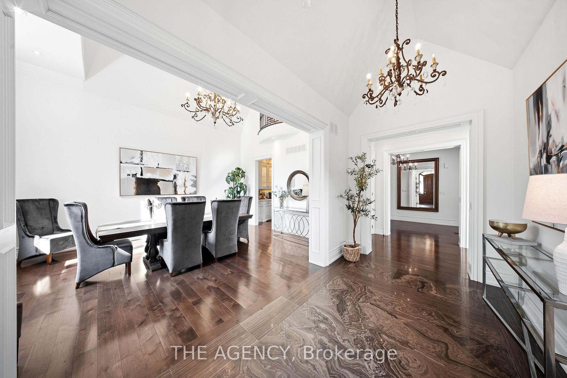 Photo 6 of 1098 Lakeshore Road W, Oakville, Southwest — HOMEH