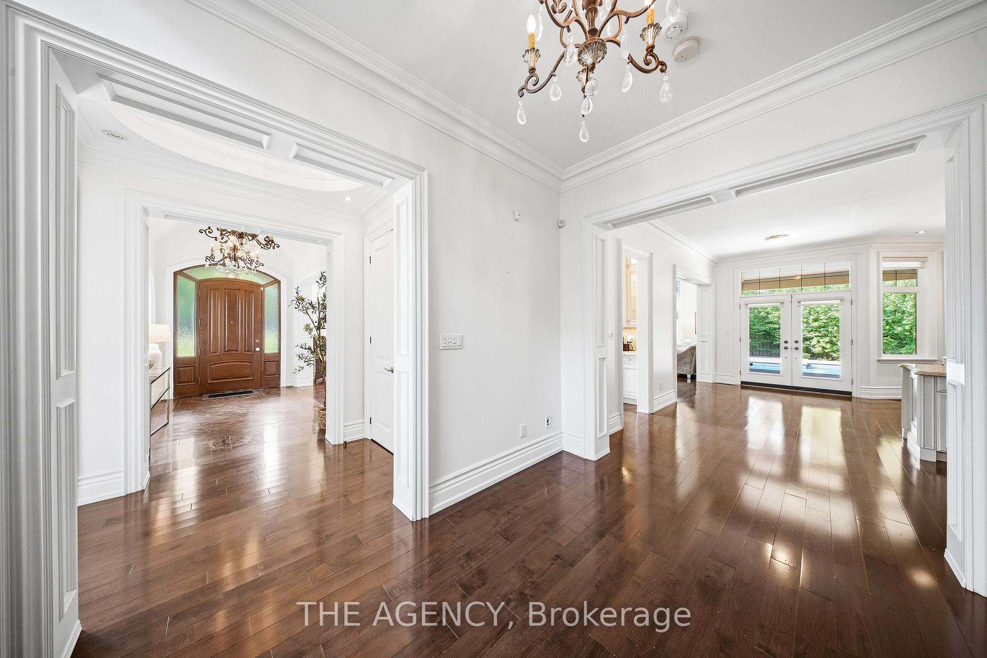 Photo 8 of 1098 Lakeshore Road W, Oakville, Southwest — HOMEH