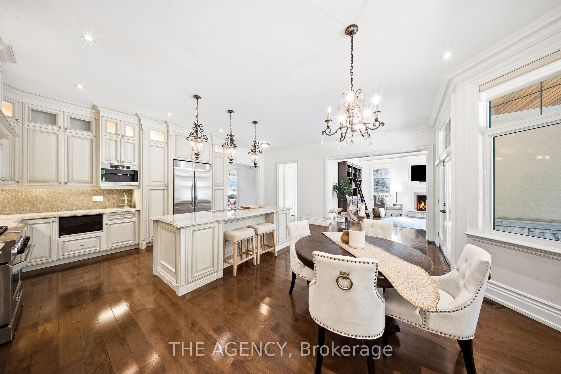 Photo 11 of 1098 Lakeshore Road W, Oakville, Southwest — HOMEH