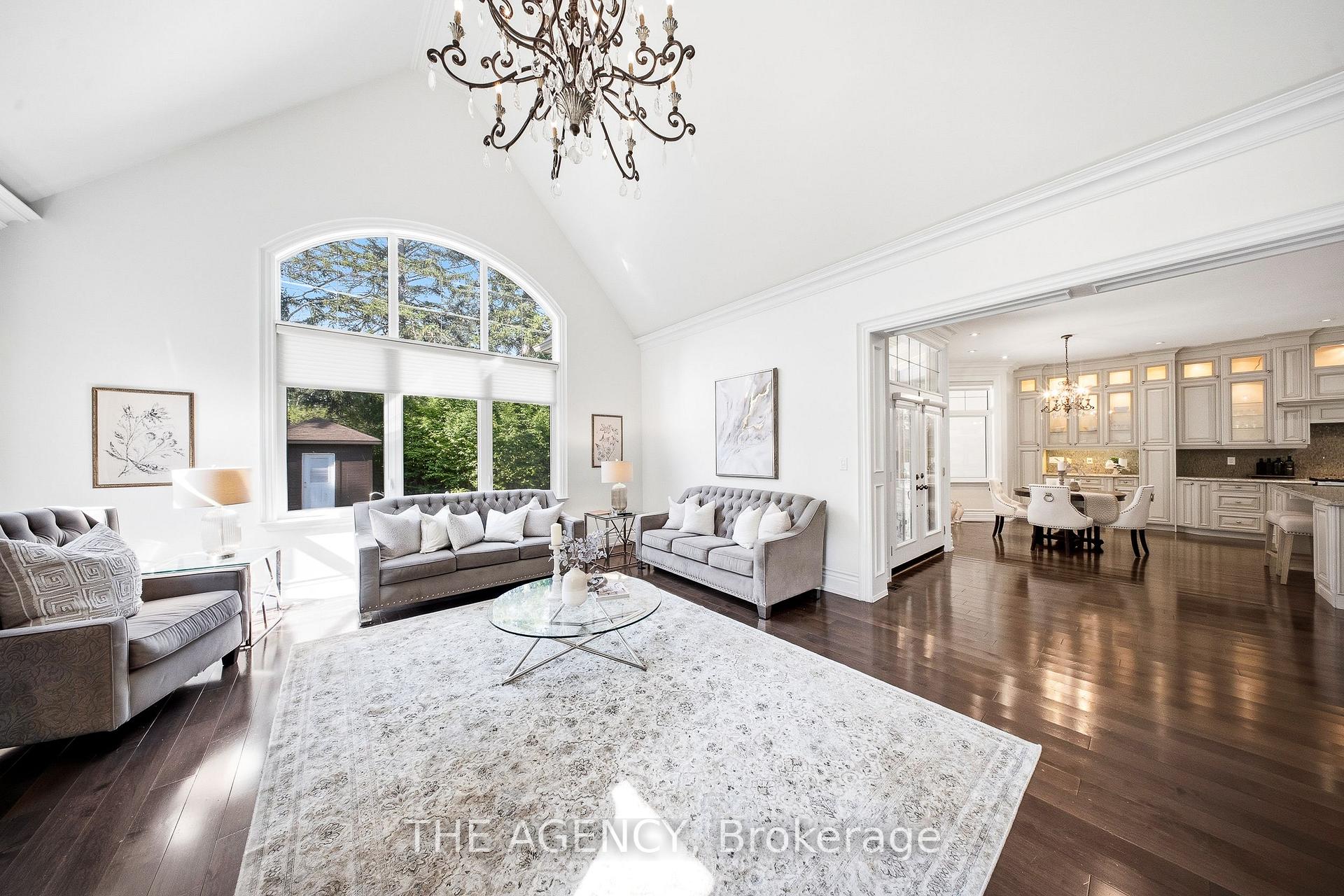 Photo 15 of 1098 Lakeshore Road W, Oakville, Southwest — HOMEH
