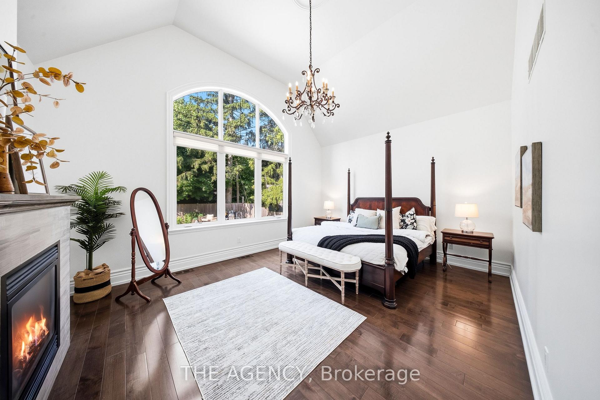 Photo 16 of 1098 Lakeshore Road W, Oakville, Southwest — HOMEH