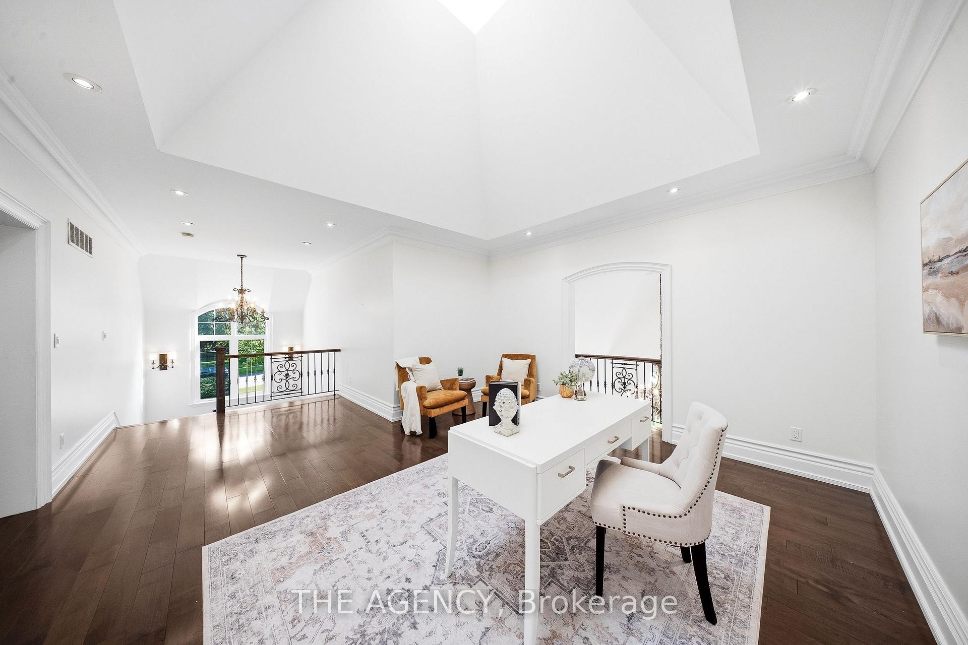 Photo 19 of 1098 Lakeshore Road W, Oakville, Southwest — HOMEH