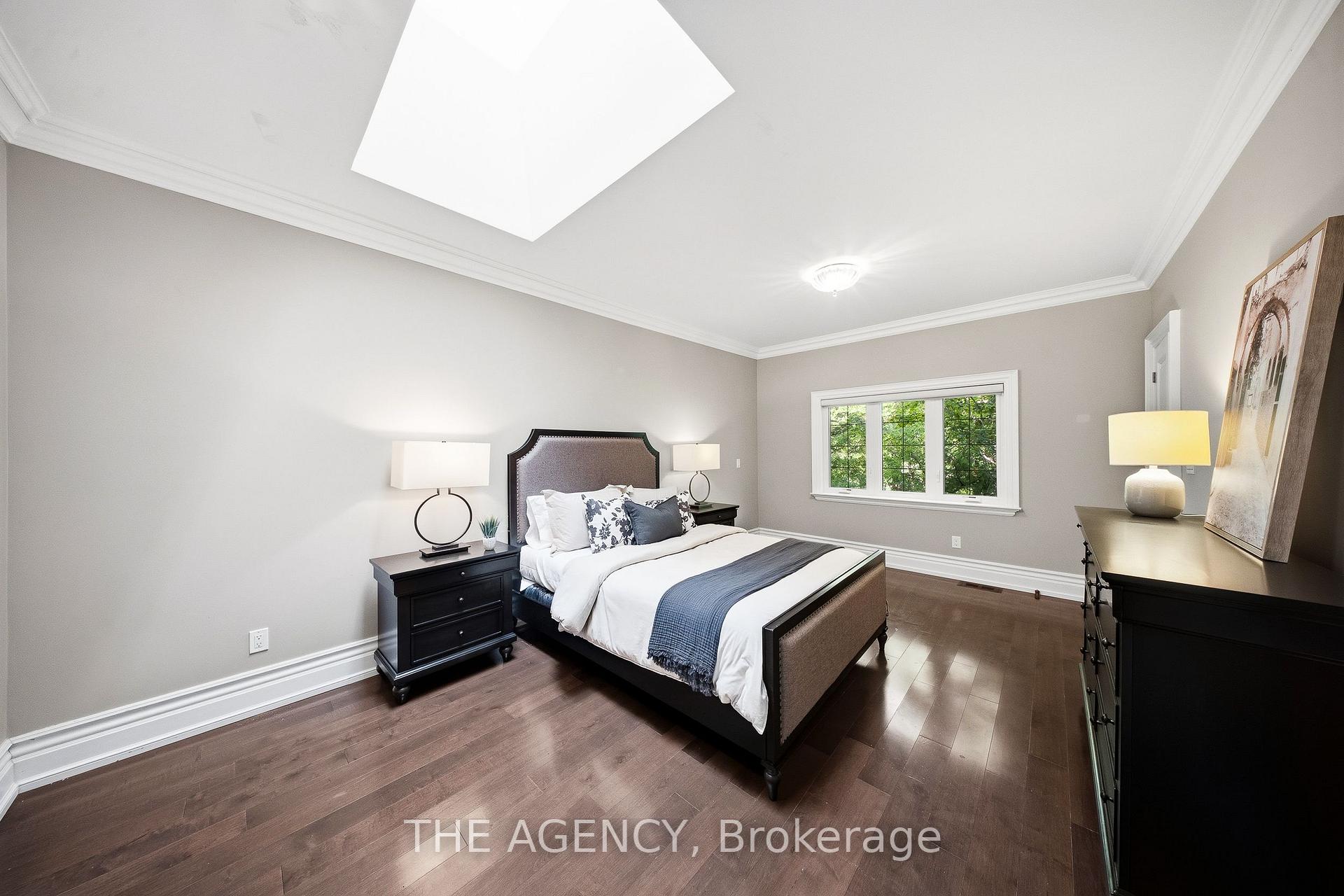 Photo 20 of 1098 Lakeshore Road W, Oakville, Southwest — HOMEH