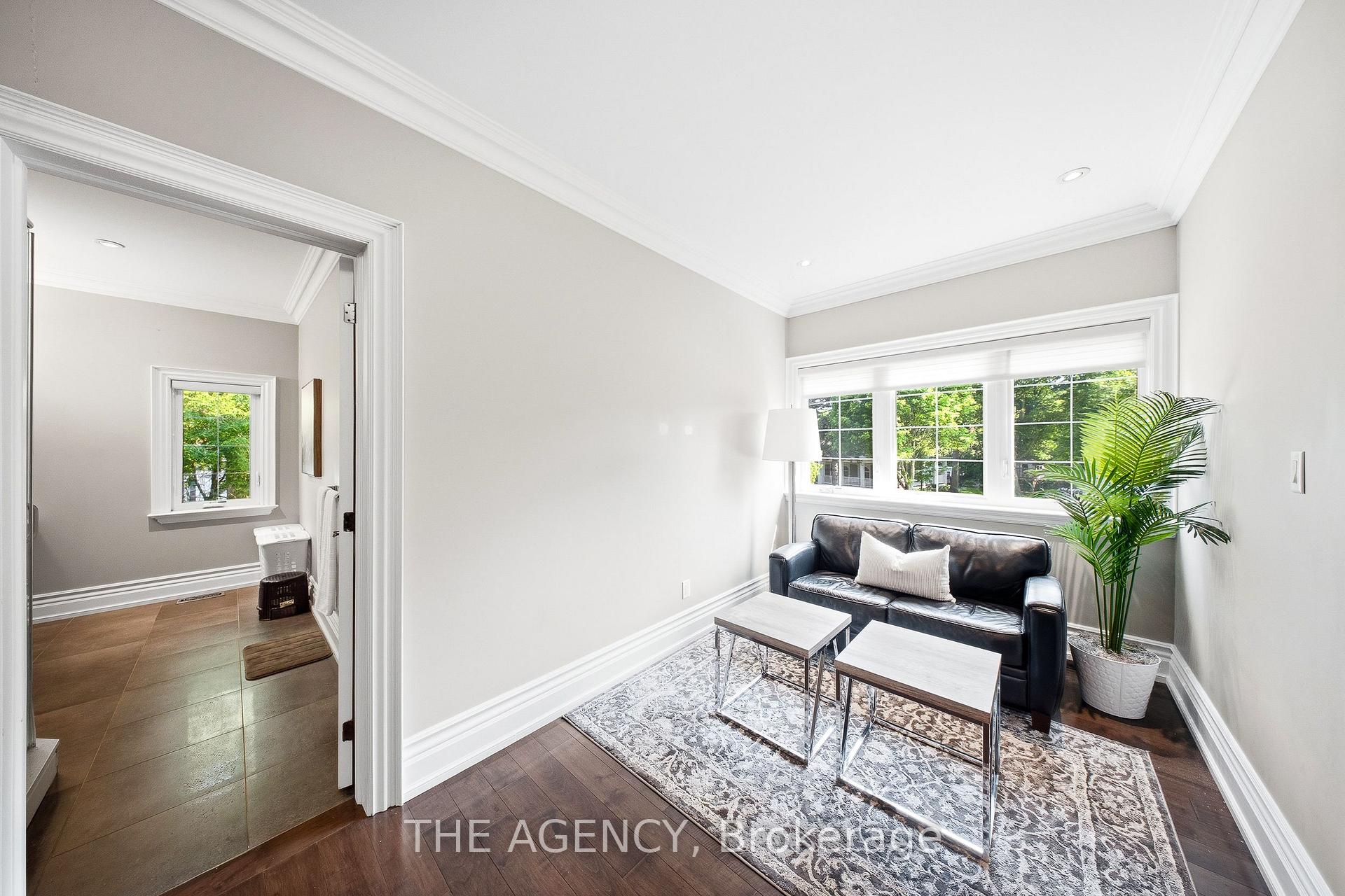 Photo 23 of 1098 Lakeshore Road W, Oakville, Southwest — HOMEH