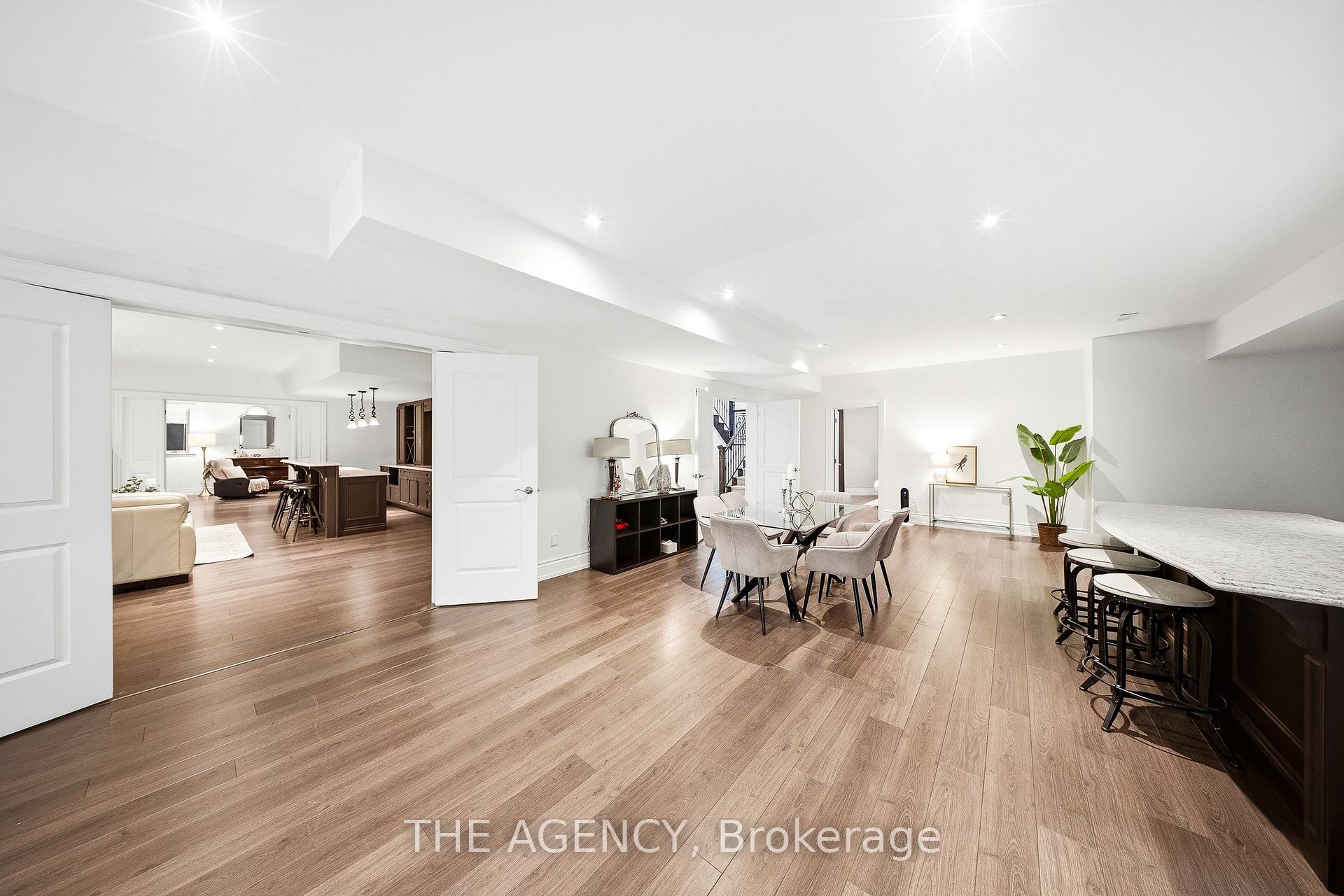Photo 29 of 1098 Lakeshore Road W, Oakville, Southwest — HOMEH