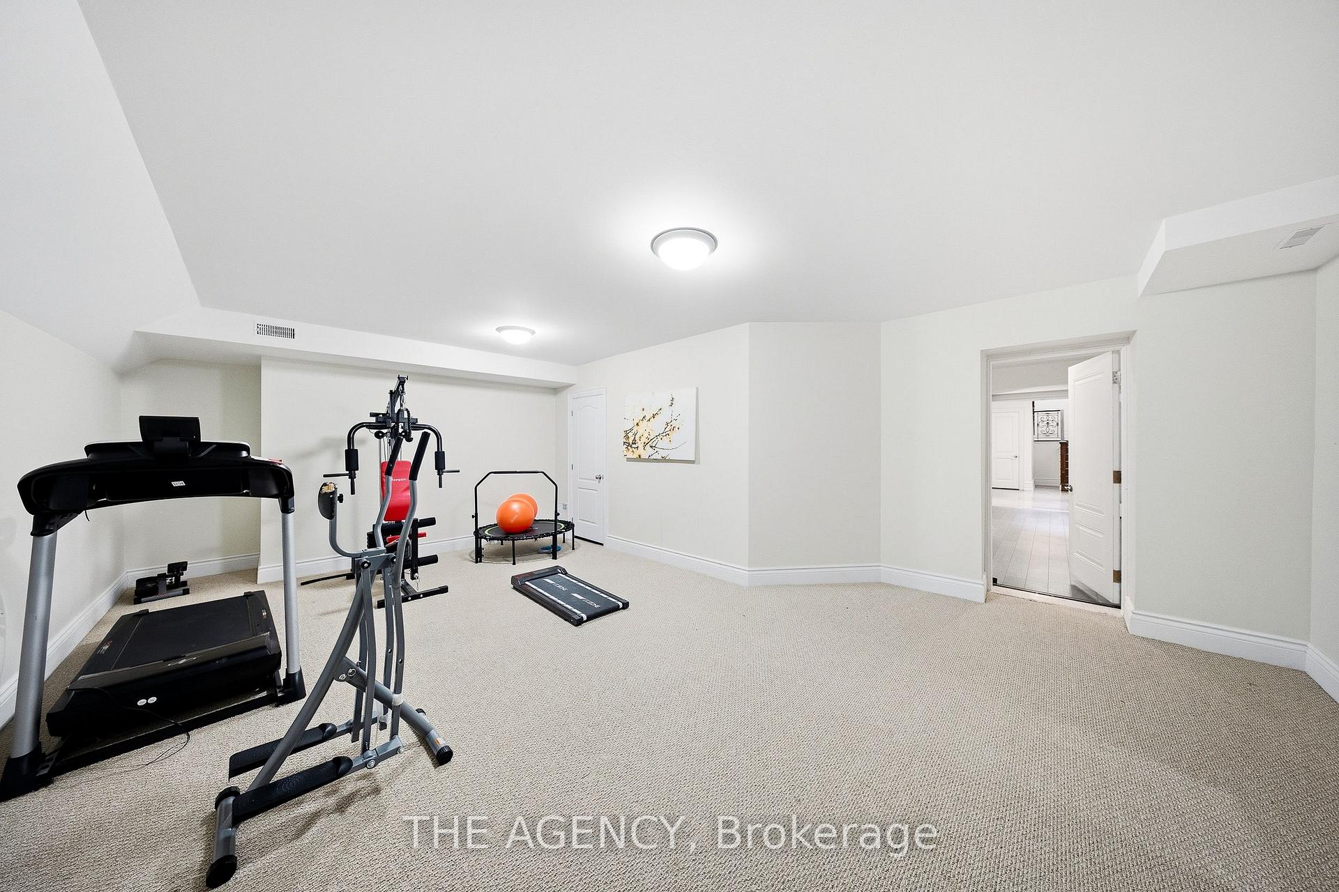 Photo 35 of 1098 Lakeshore Road W, Oakville, Southwest — HOMEH