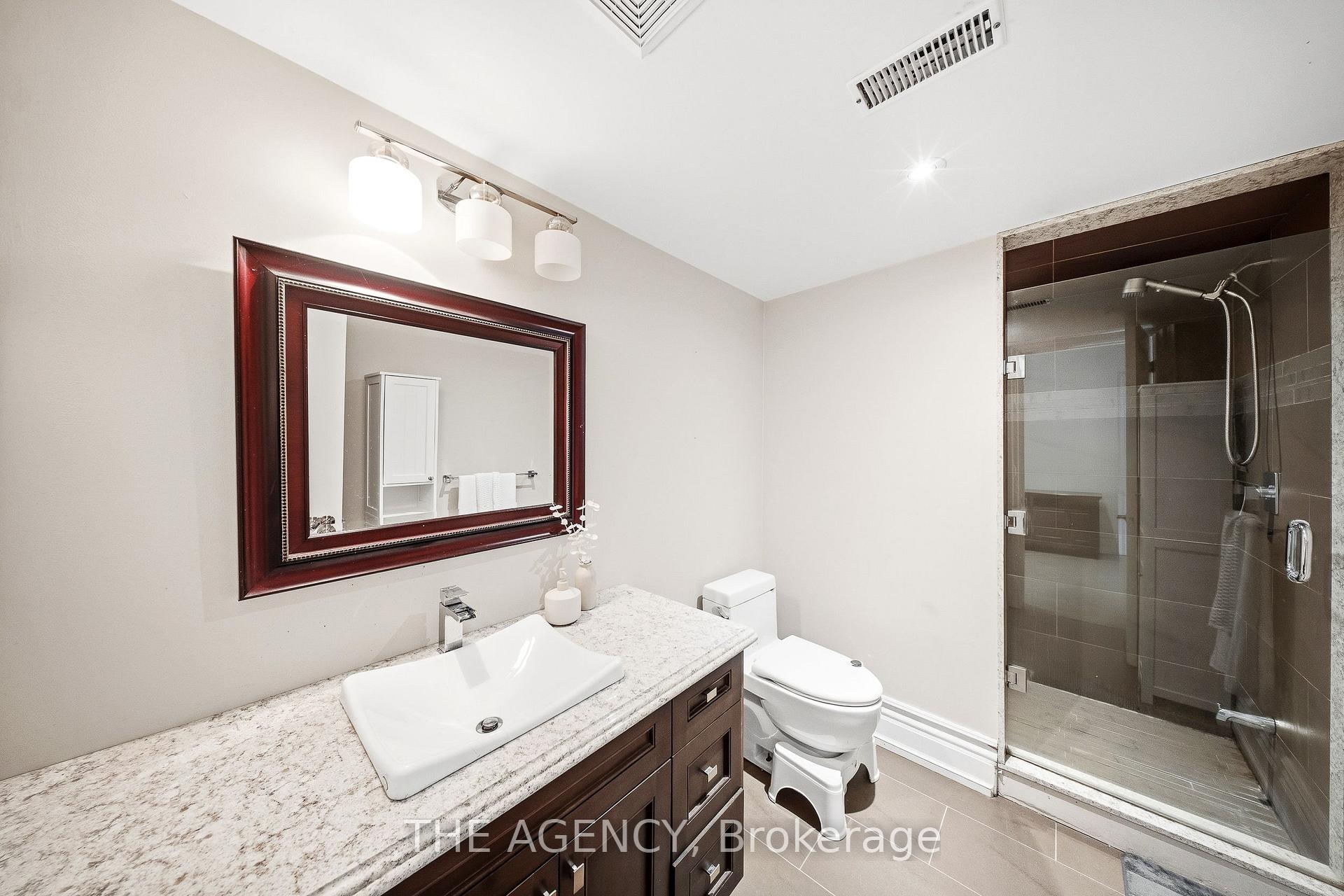 Photo 36 of 1098 Lakeshore Road W, Oakville, Southwest — HOMEH