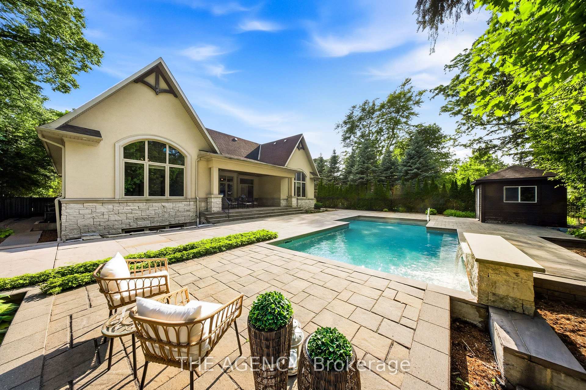 Photo 41 of 1098 Lakeshore Road W, Oakville, Southwest — HOMEH