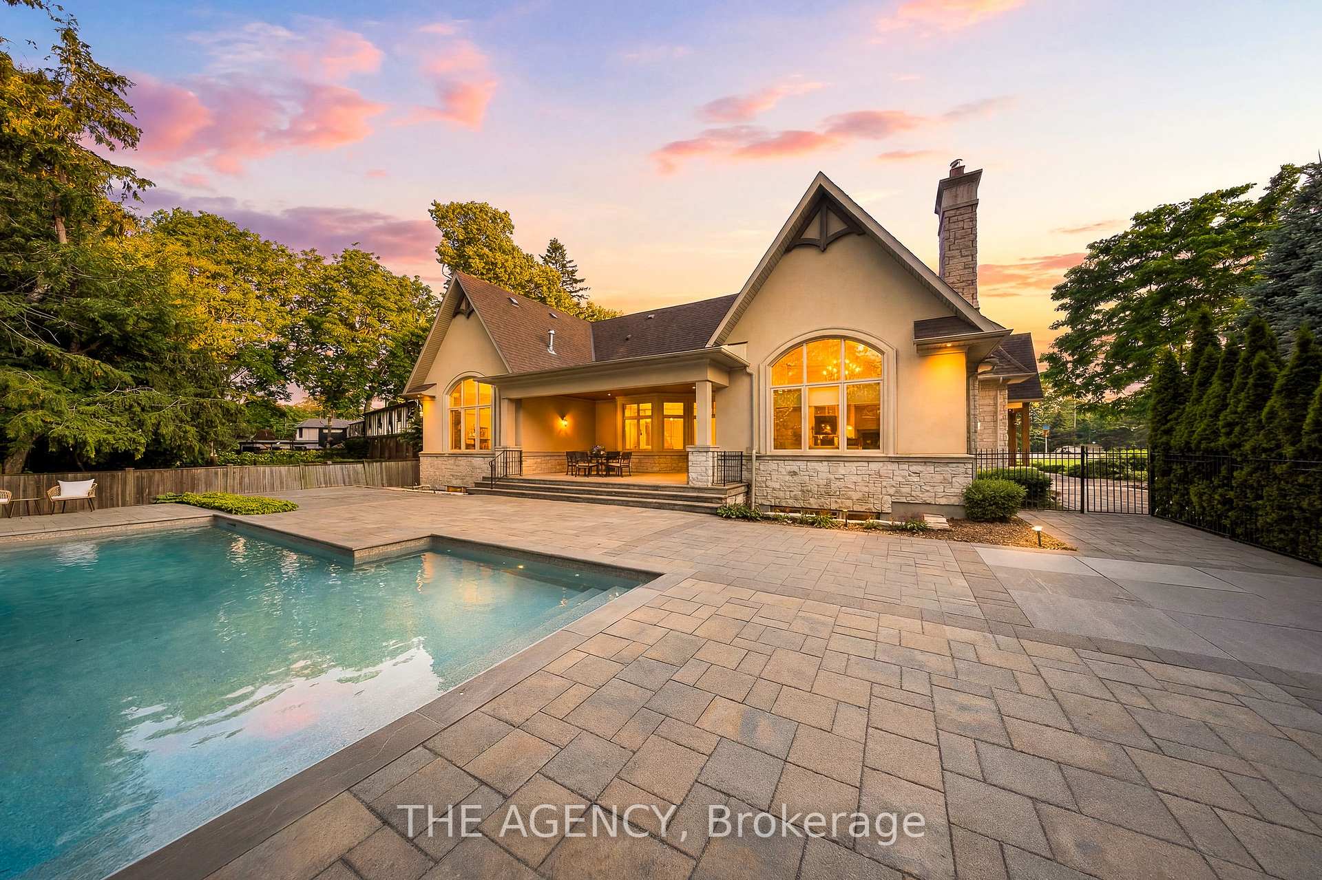 Photo 42 of 1098 Lakeshore Road W, Oakville, Southwest — HOMEH