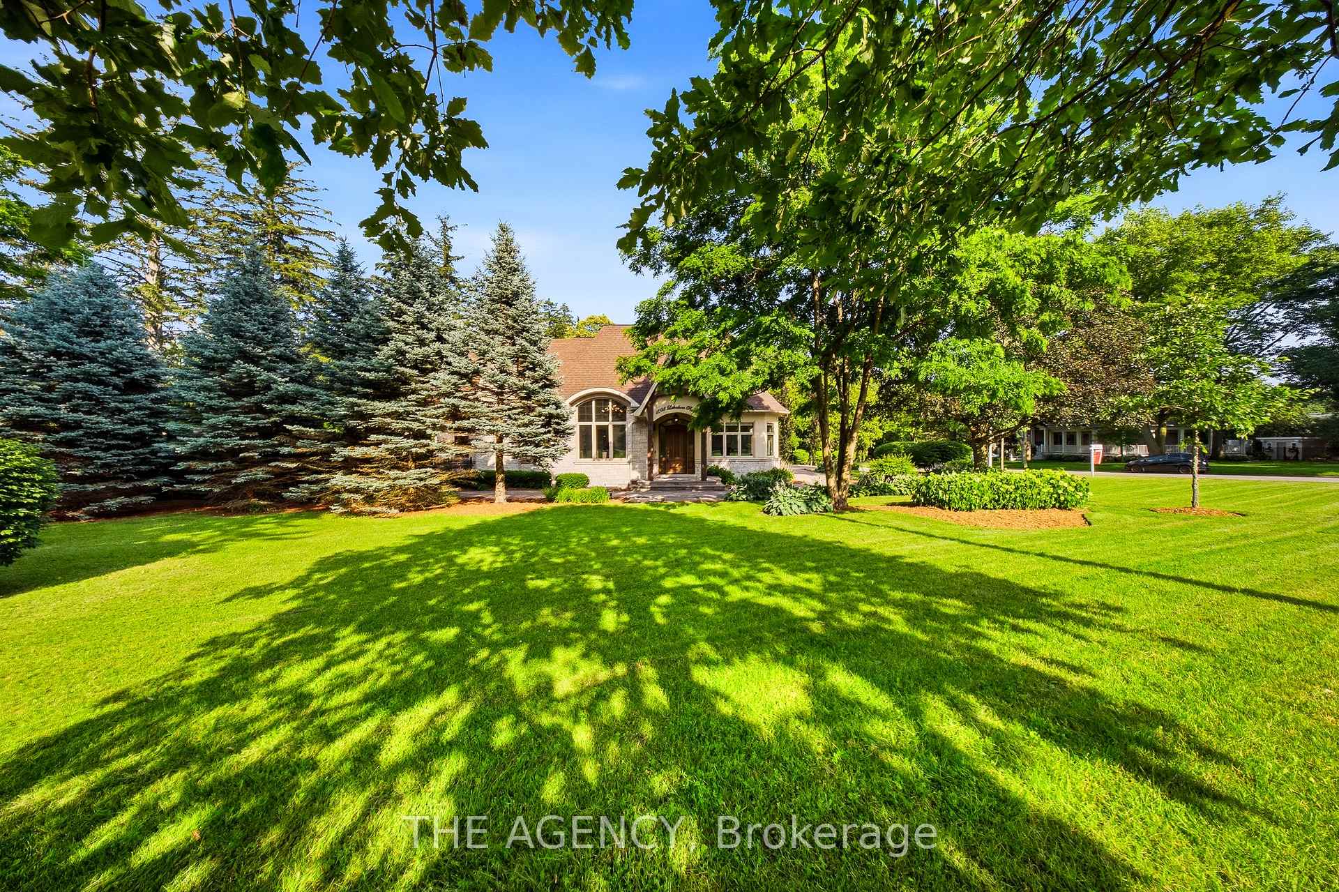 Photo 43 of 1098 Lakeshore Road W, Oakville, Southwest — HOMEH