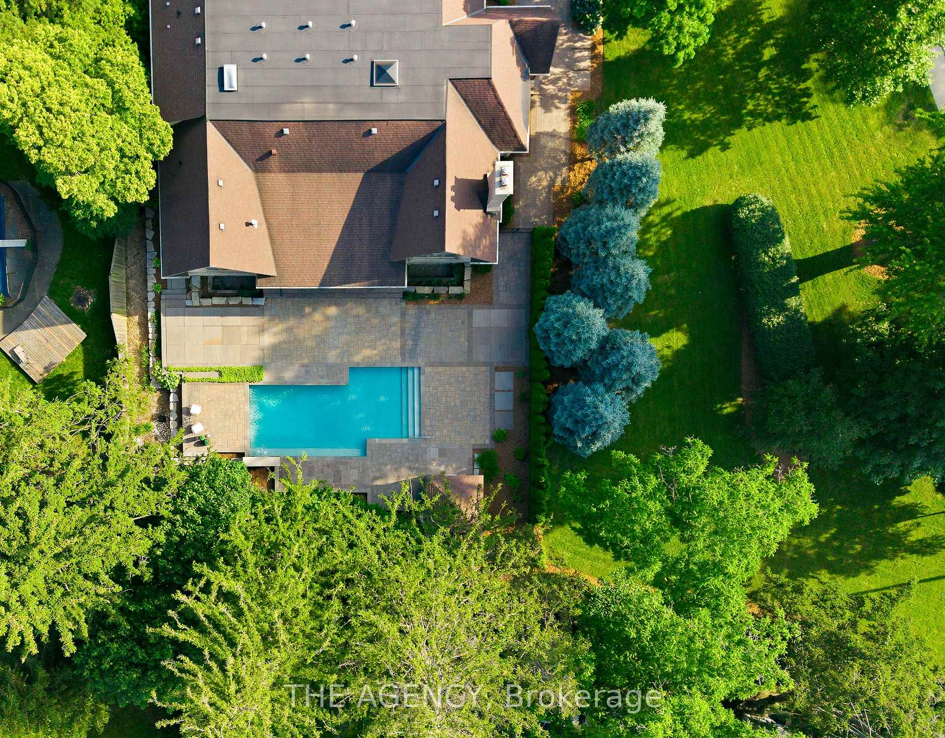 Photo 44 of 1098 Lakeshore Road W, Oakville, Southwest — HOMEH