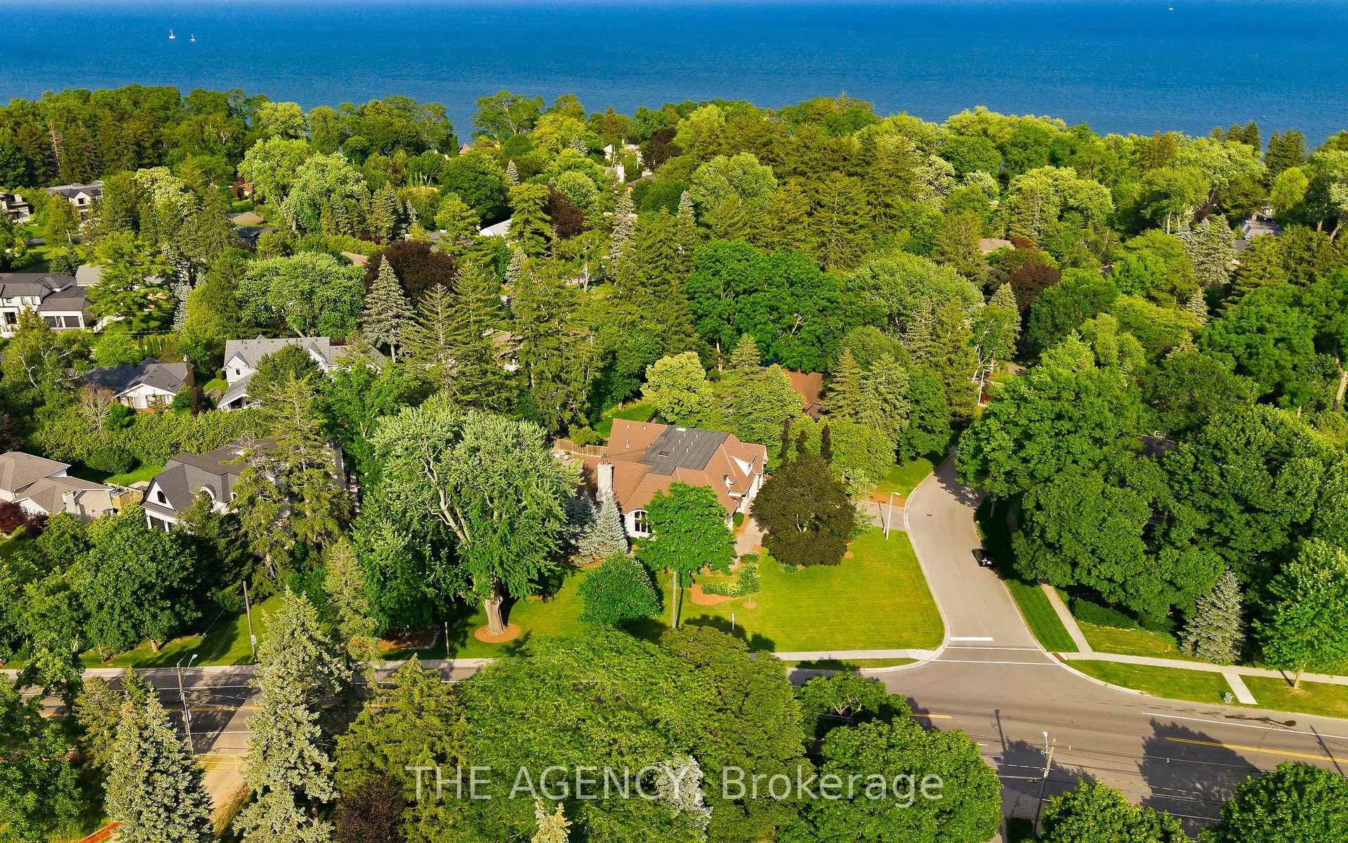 Photo 46 of 1098 Lakeshore Road W, Oakville, Southwest — HOMEH