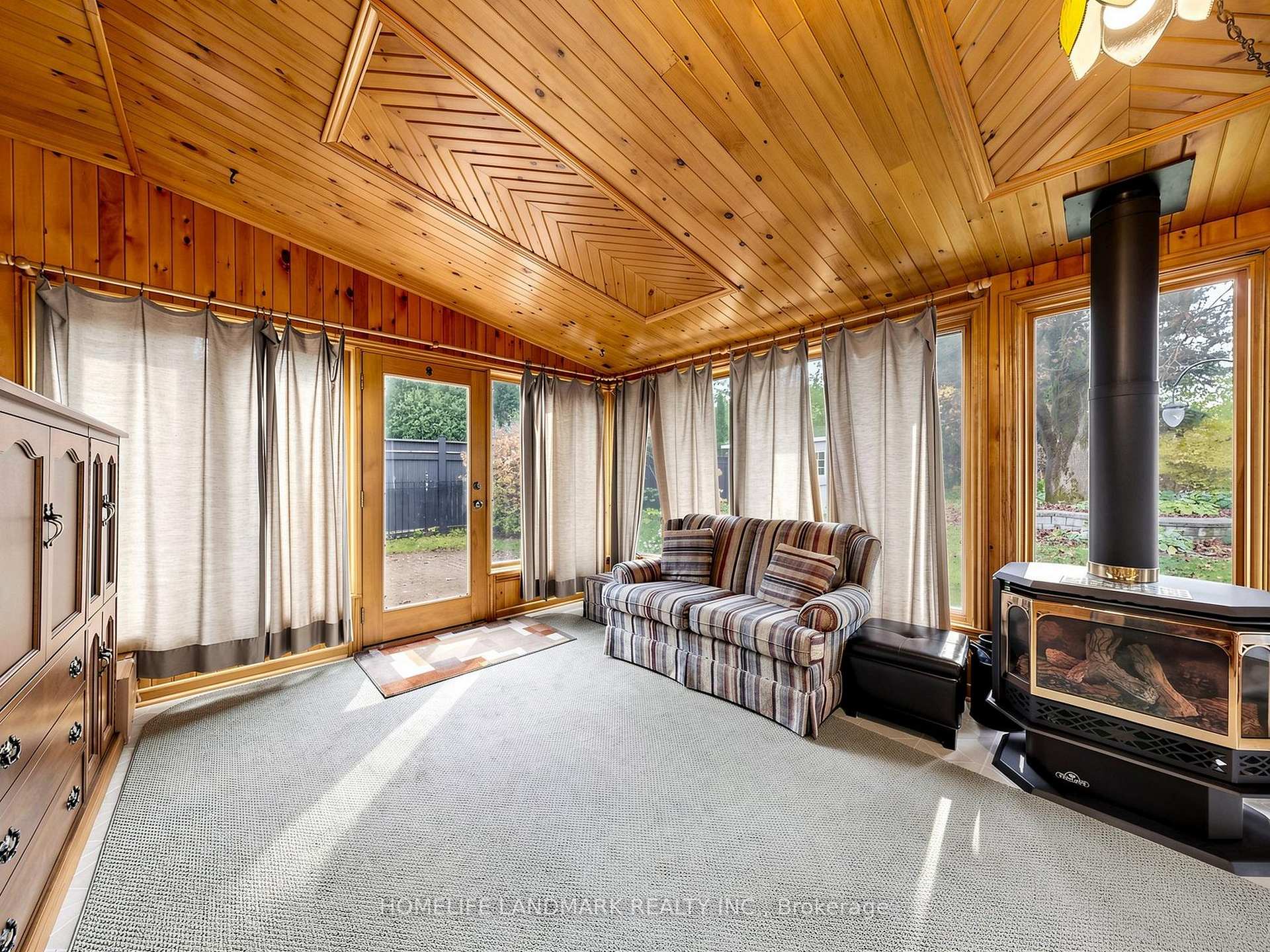 Photo 6 of 85 Patricia Drive, King, King City — HOMEH