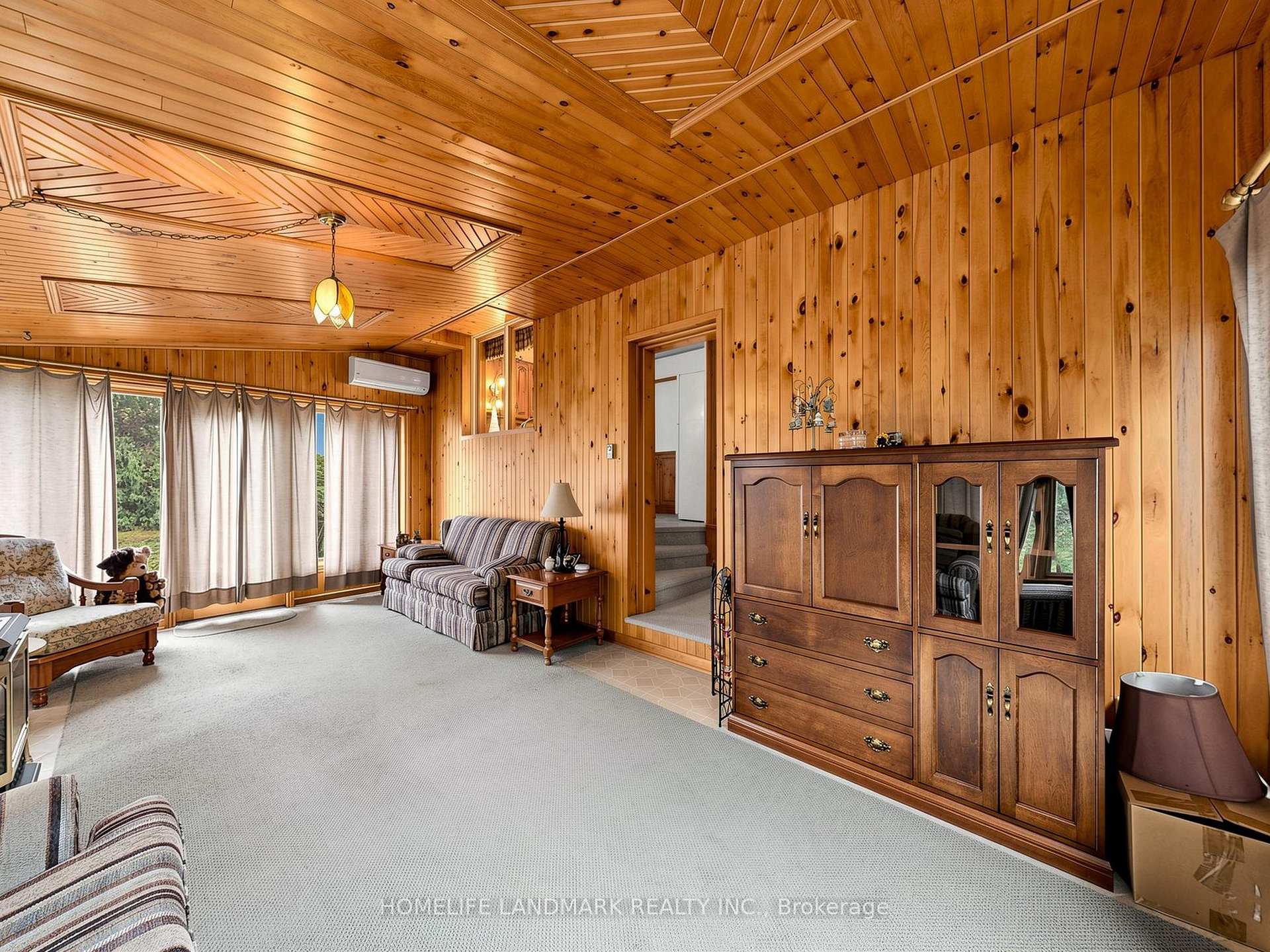 Photo 7 of 85 Patricia Drive, King, King City — HOMEH