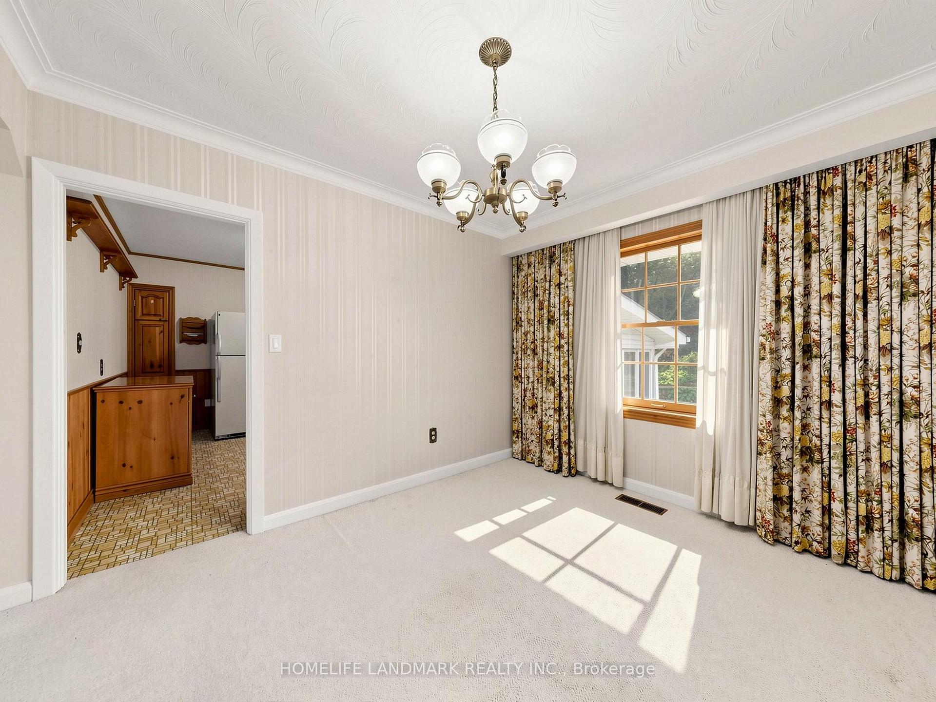 Photo 10 of 85 Patricia Drive, King, King City — HOMEH