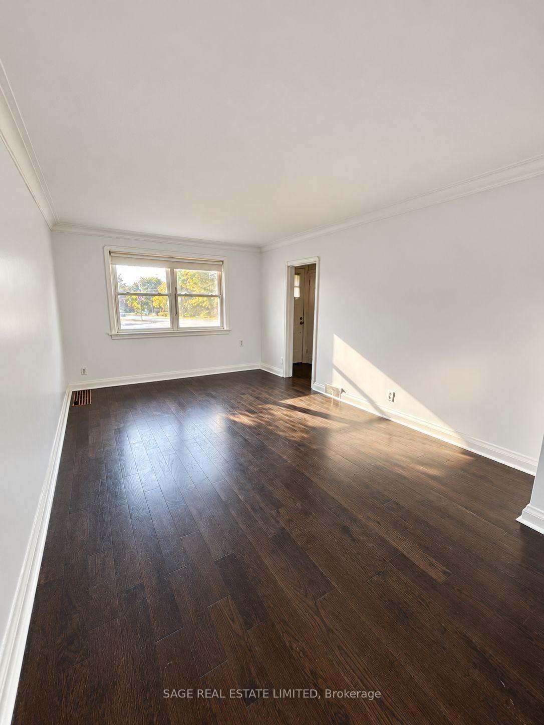 Photo 6 of Unit Upper/Main Unit, 309 Blantyre Avenue, Scarborough, Birchcliffe-Cliffside — HOMEH