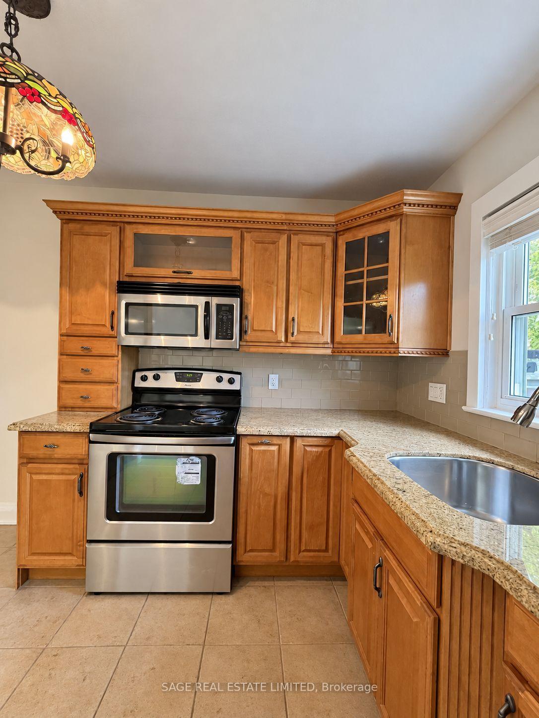 Photo 9 of Unit Upper/Main Unit, 309 Blantyre Avenue, Scarborough, Birchcliffe-Cliffside — HOMEH