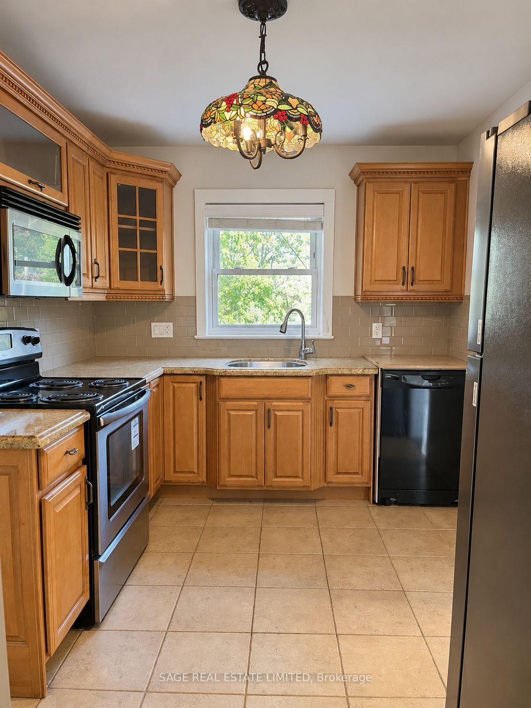 Photo 10 of Unit Upper/Main Unit, 309 Blantyre Avenue, Scarborough, Birchcliffe-Cliffside — HOMEH