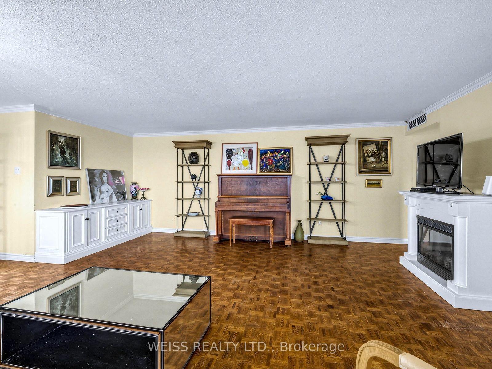 Photo 5 of Unit 903, 63 St. Clair Avenue W, Toronto, Yonge-St. Clair — HOMEH