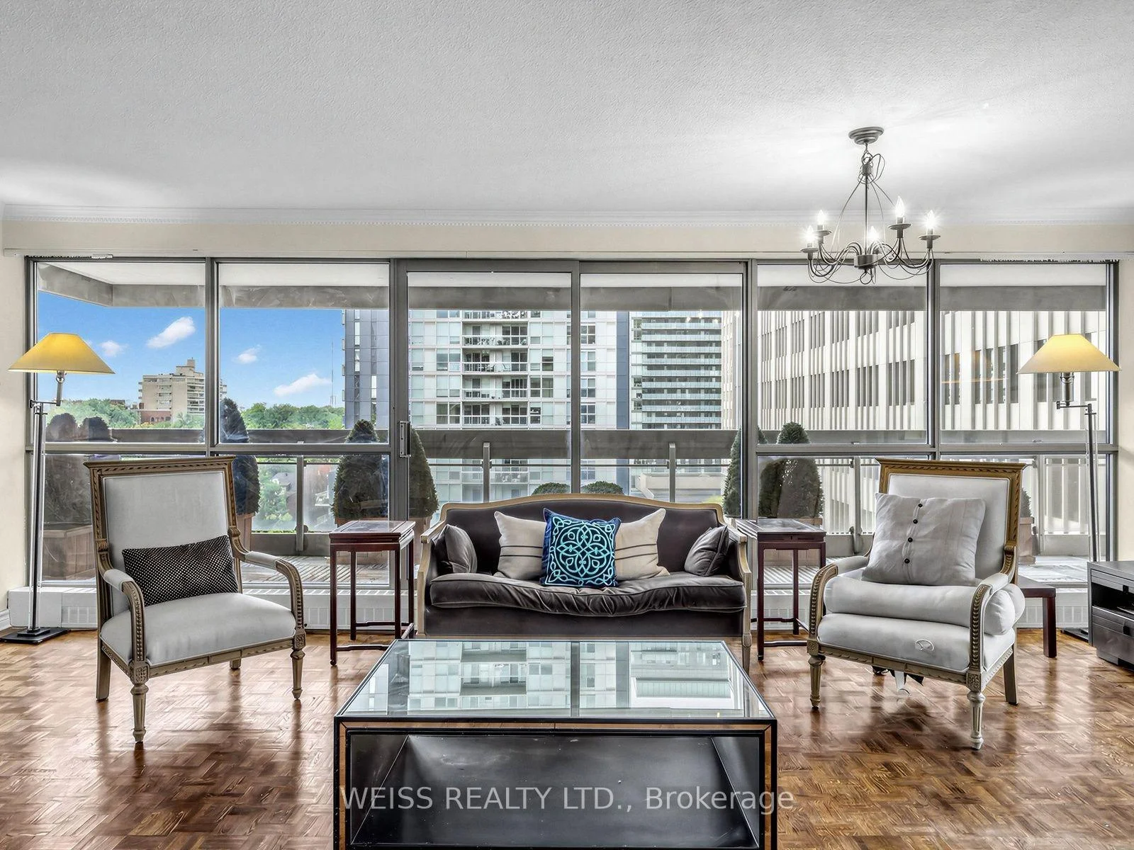 Photo 8 of Unit 903, 63 St. Clair Avenue W, Toronto, Yonge-St. Clair — HOMEH