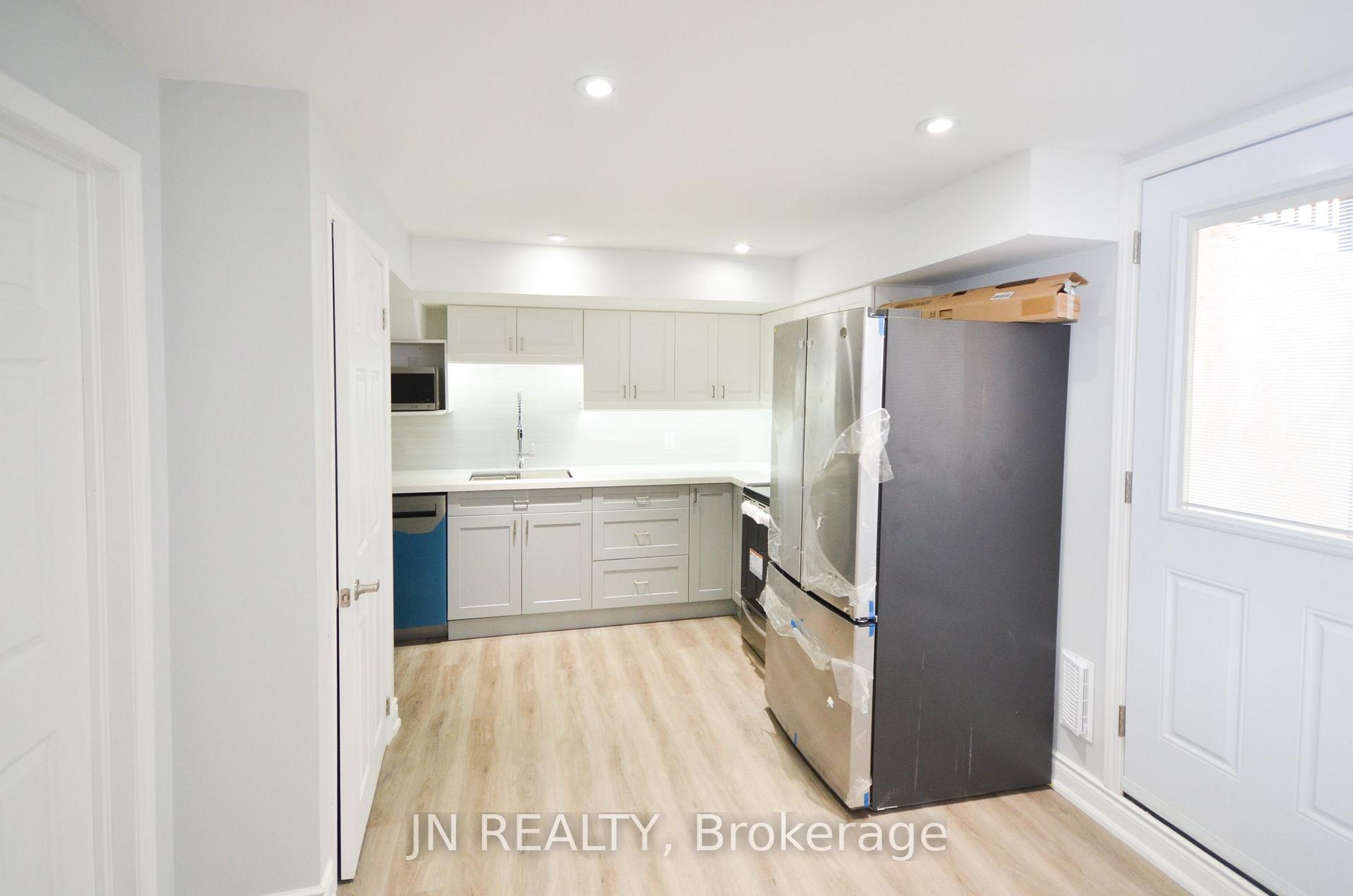 Photo 4 of Unit Lower, 34 McEchearn Crescent, Brampton, Heart Lake — HOMEH