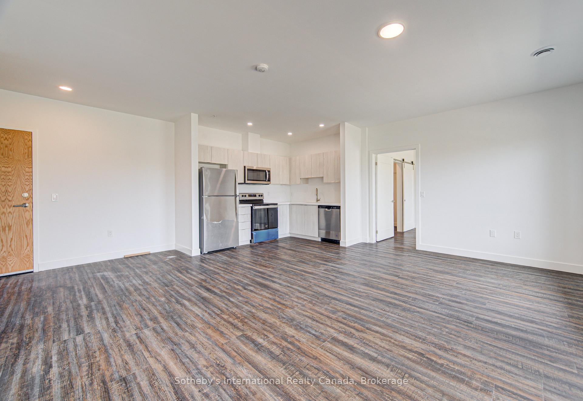 Photo 7 of Unit 402, 408 Dundas Street S, Cambridge, Christopher-Champlain — HOMEH