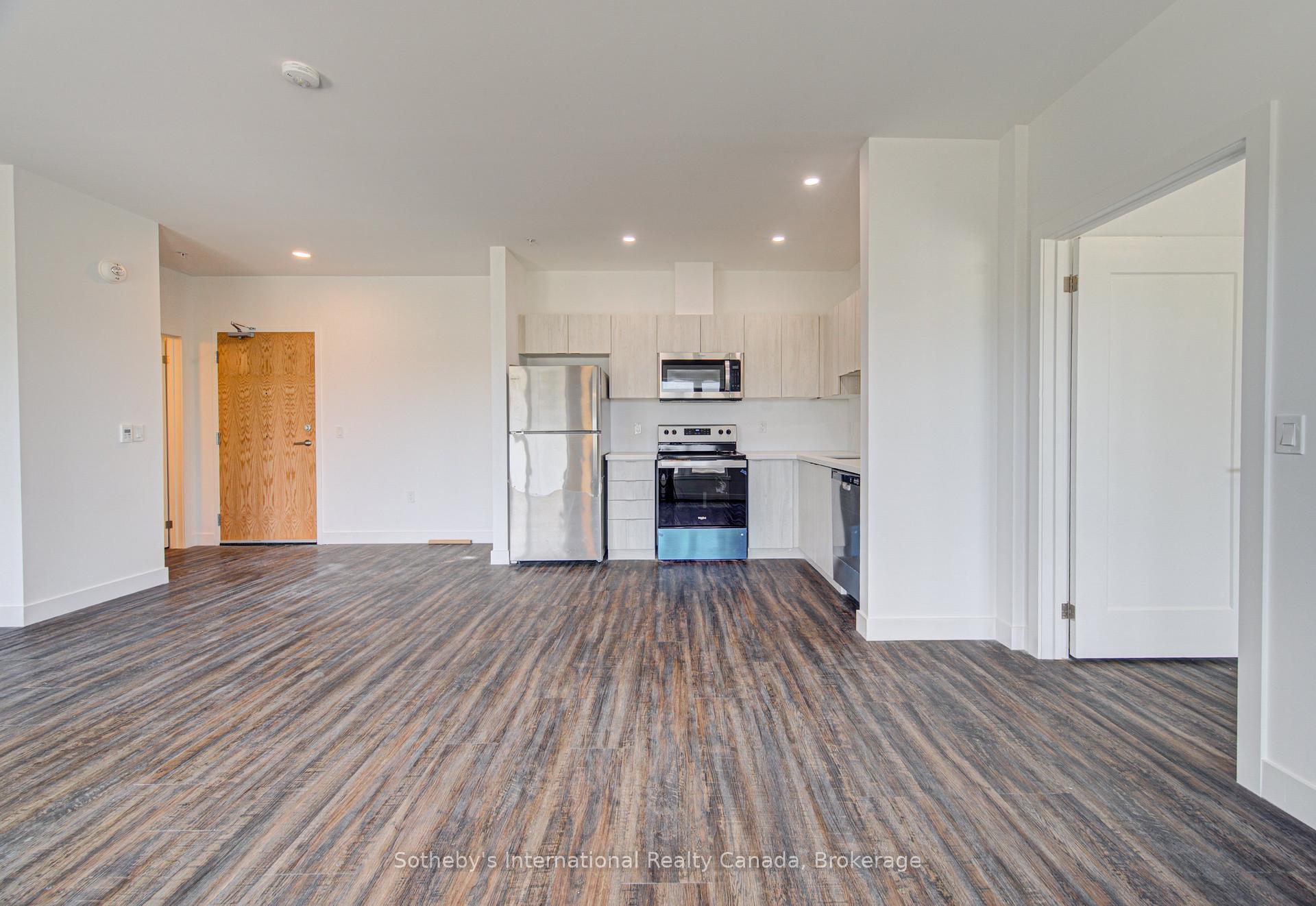 Photo 8 of Unit 402, 408 Dundas Street S, Cambridge, Christopher-Champlain — HOMEH