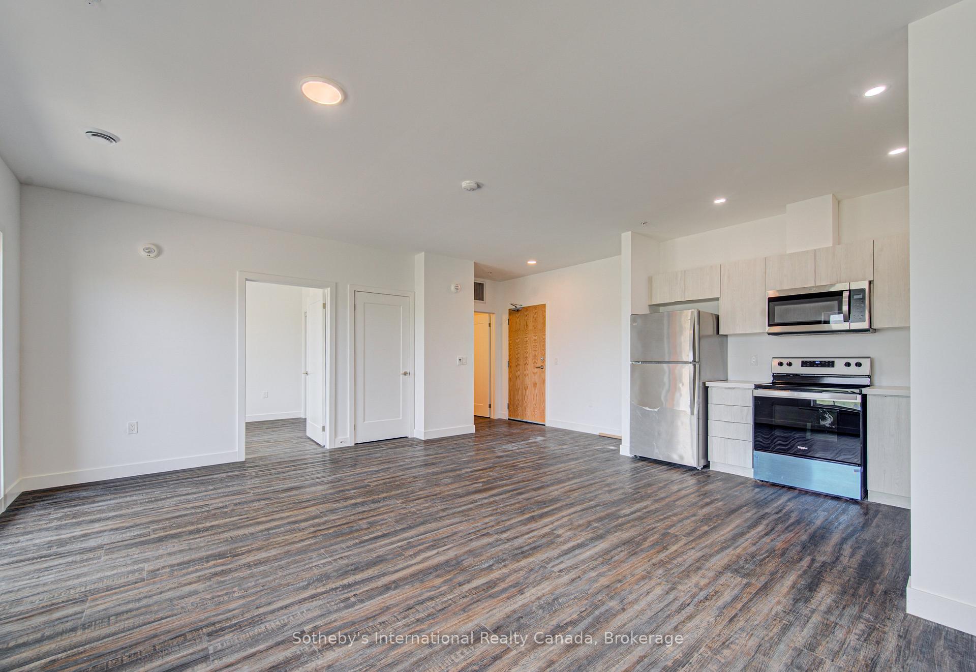 Photo 9 of Unit 402, 408 Dundas Street S, Cambridge, Christopher-Champlain — HOMEH