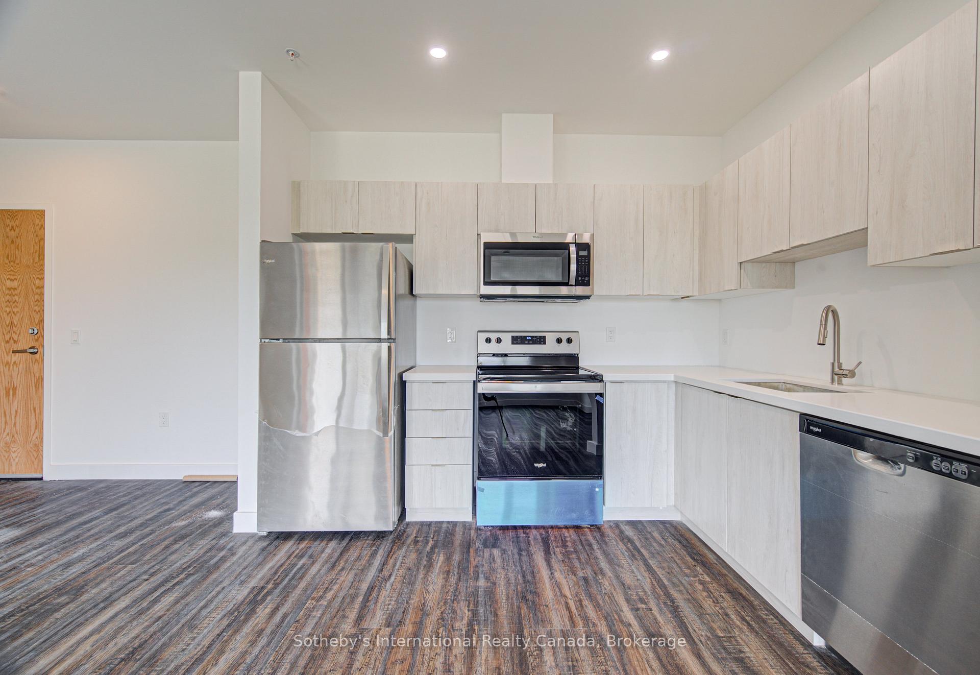 Photo 10 of Unit 402, 408 Dundas Street S, Cambridge, Christopher-Champlain — HOMEH