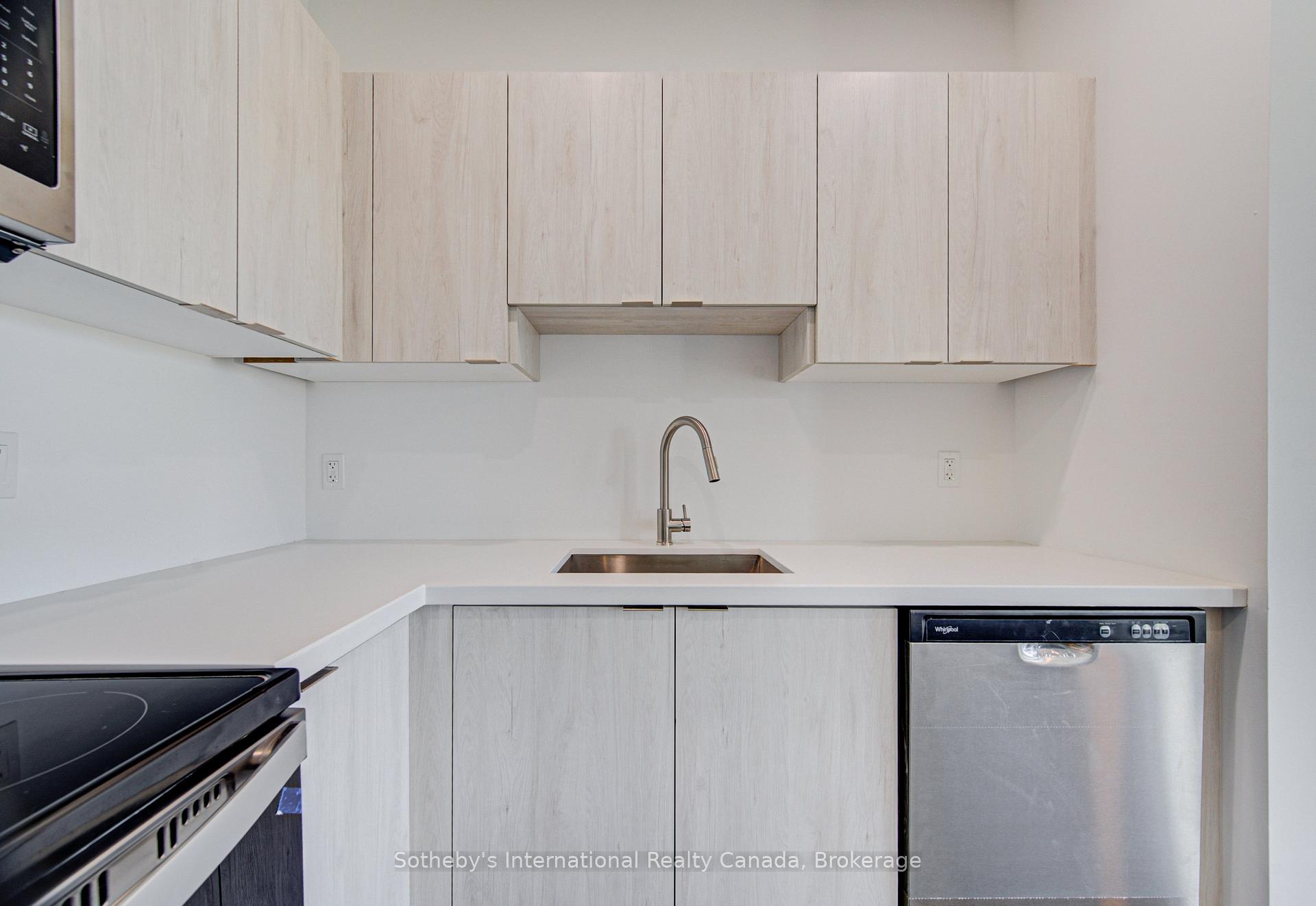 Photo 13 of Unit 402, 408 Dundas Street S, Cambridge, Christopher-Champlain — HOMEH