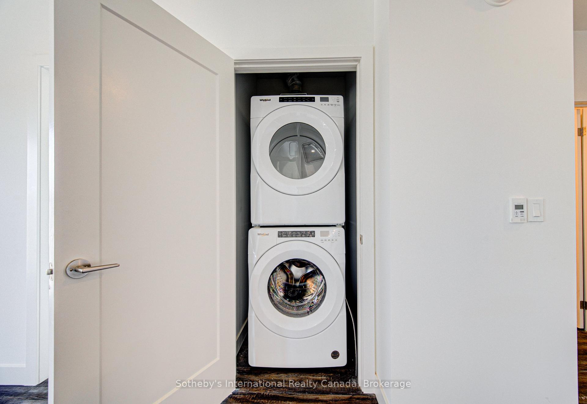 Photo 15 of Unit 402, 408 Dundas Street S, Cambridge, Christopher-Champlain — HOMEH