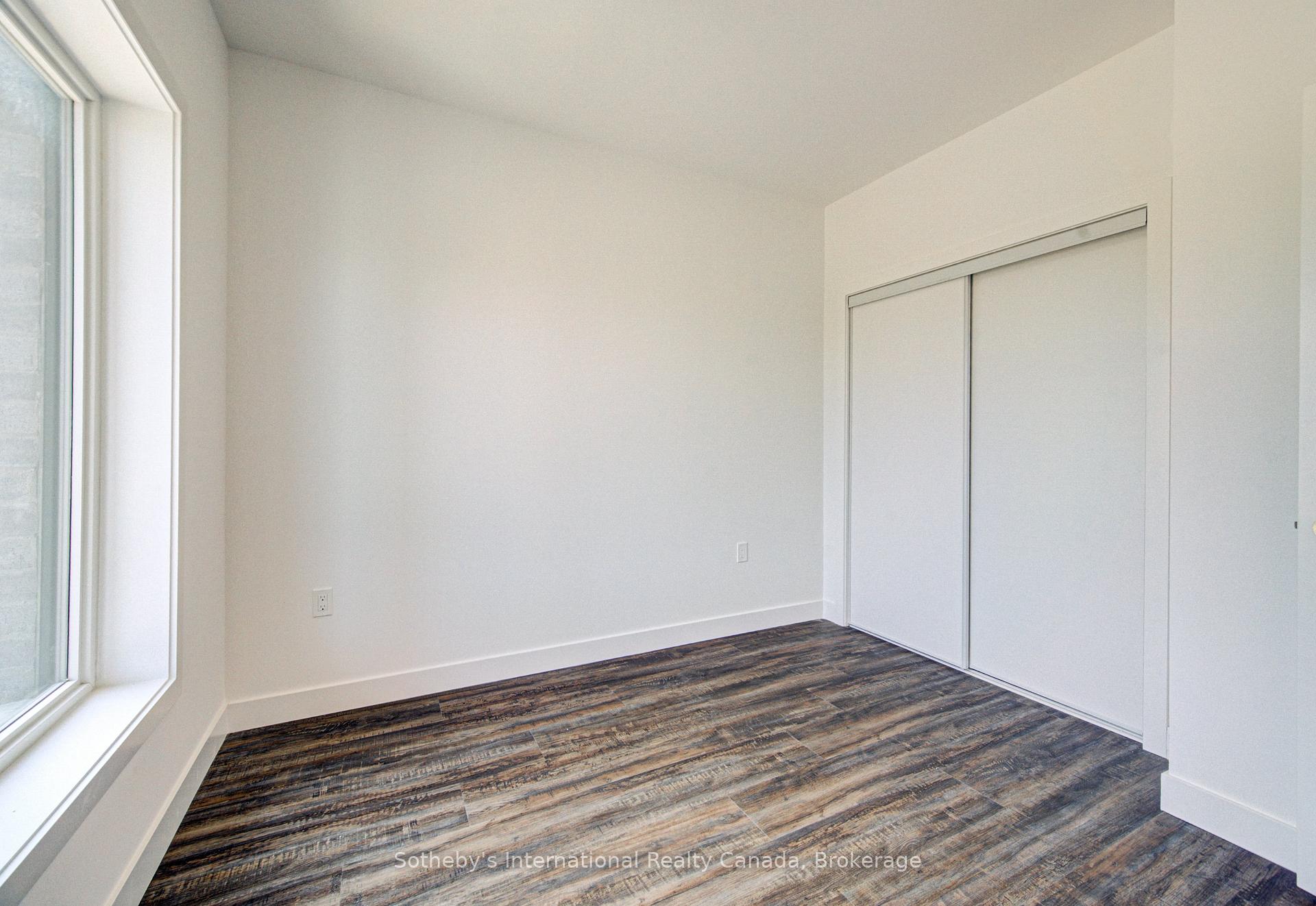 Photo 17 of Unit 402, 408 Dundas Street S, Cambridge, Christopher-Champlain — HOMEH