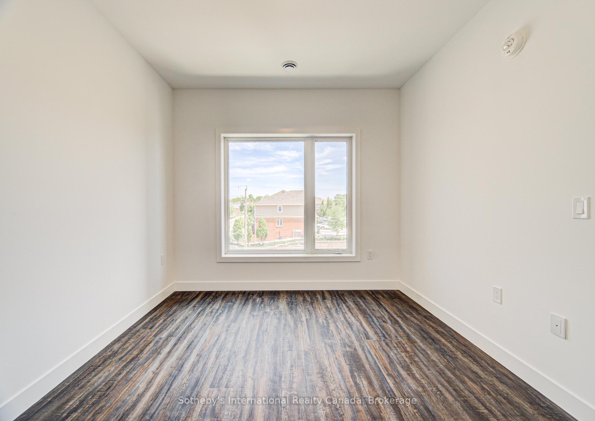Photo 19 of Unit 402, 408 Dundas Street S, Cambridge, Christopher-Champlain — HOMEH