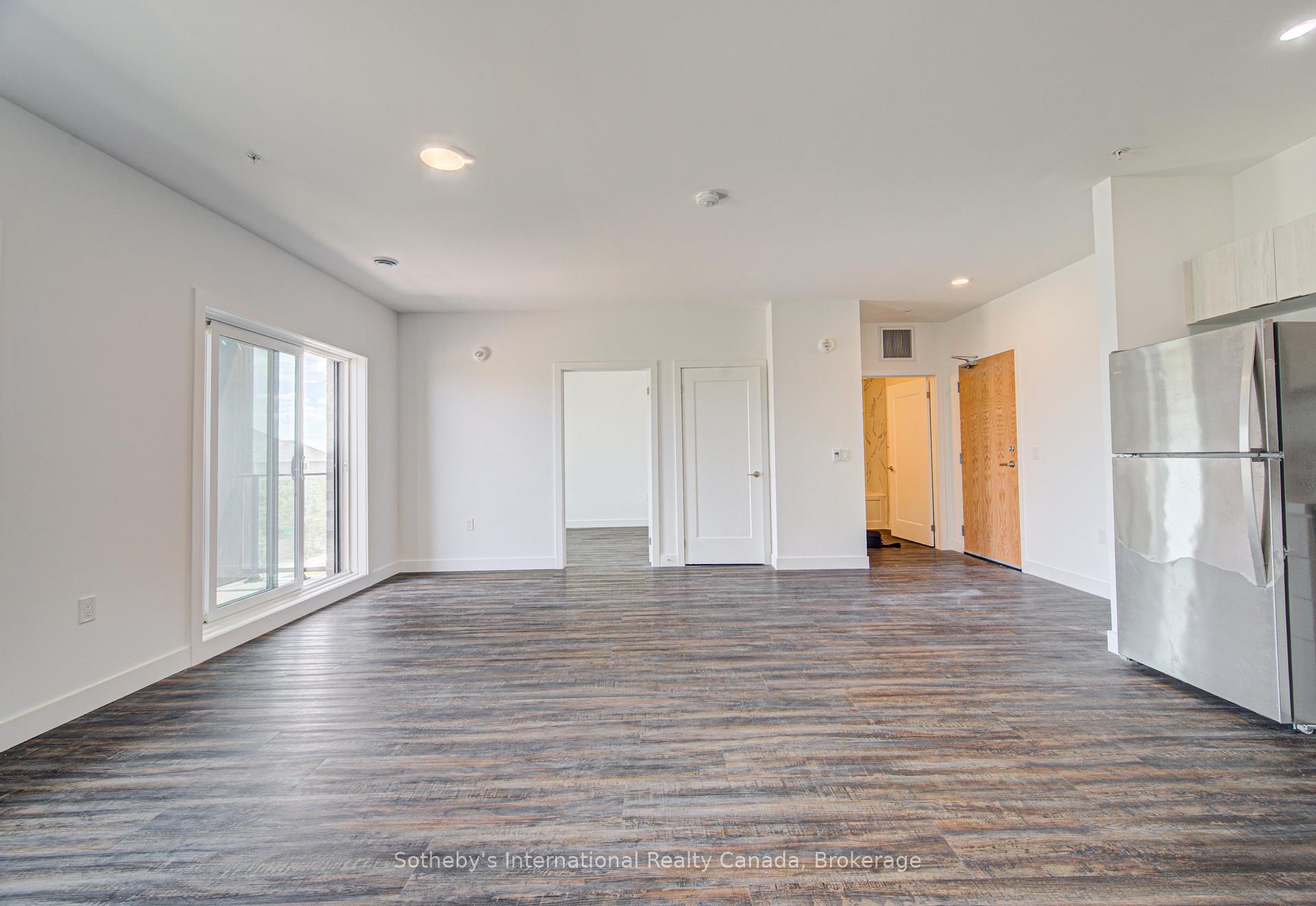 Photo 23 of Unit 402, 408 Dundas Street S, Cambridge, Christopher-Champlain — HOMEH