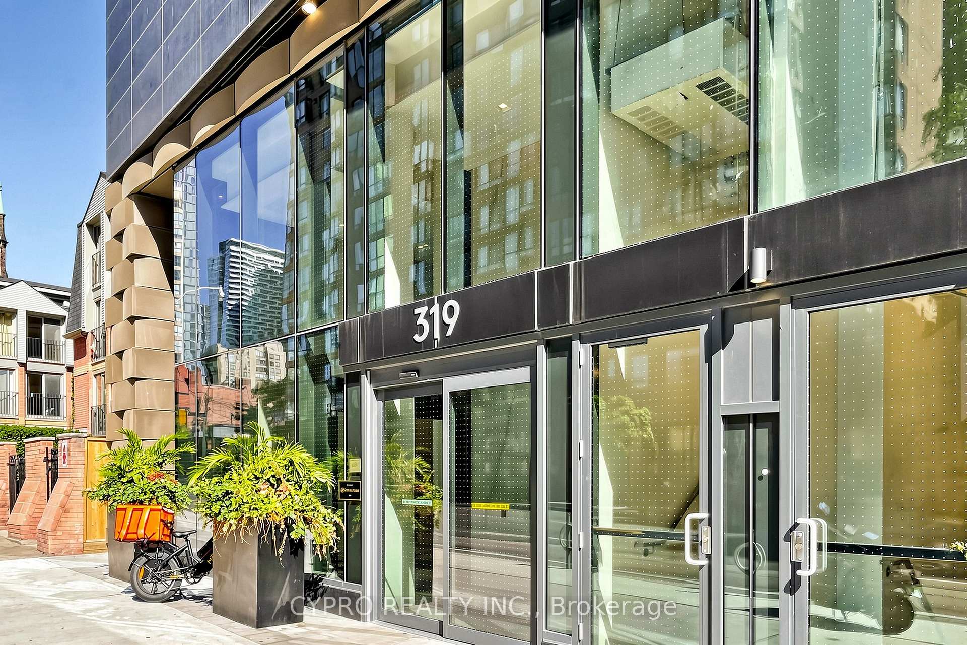 Photo 2 of Unit 3802, 319 Jarvis Street, Toronto, Church-Yonge Corridor — HOMEH