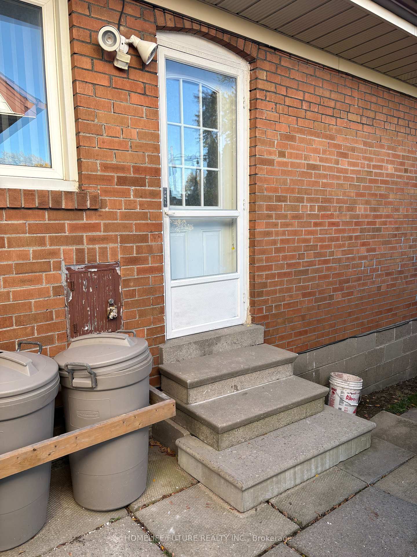 Photo 3 of Unit Bsmt, 14 Shenley Road, Scarborough, Ionview — HOMEH