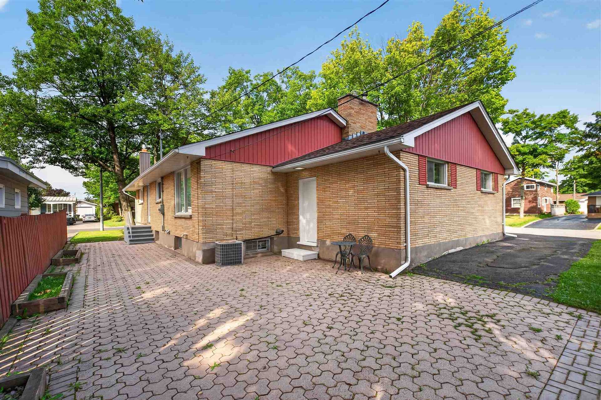 Photo 3 of 6 Pinemore Boulevard, Sault Ste Marie, Ward 3 — HOMEH
