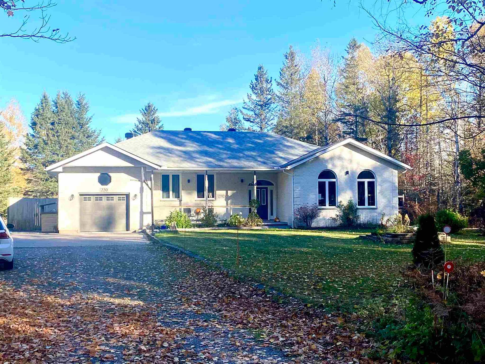 Photo 1 of 220 Case Road, Sault Ste Marie, Ward 3 — HOMEH
