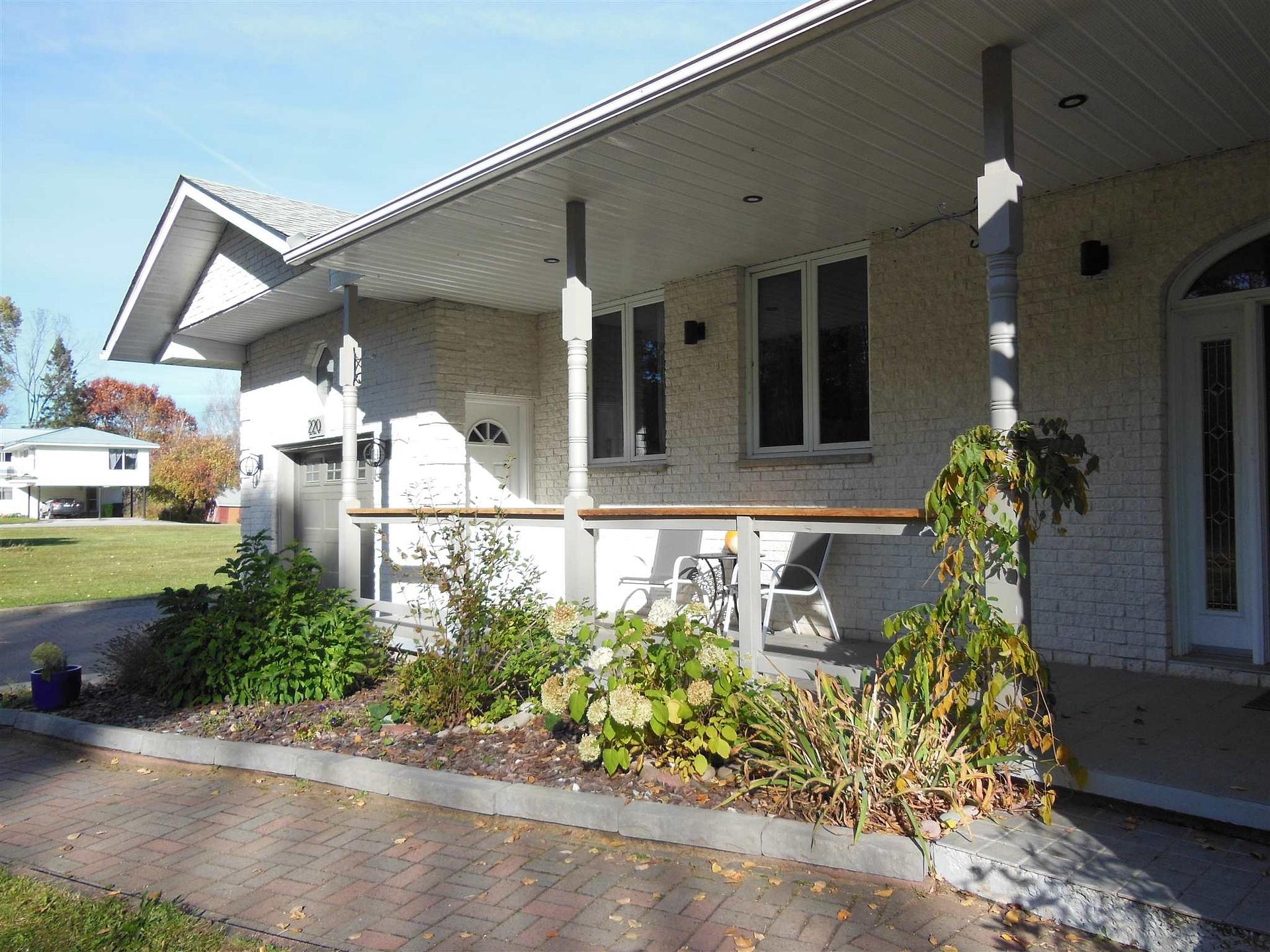 Photo 3 of 220 Case Road, Sault Ste Marie, Ward 3 — HOMEH