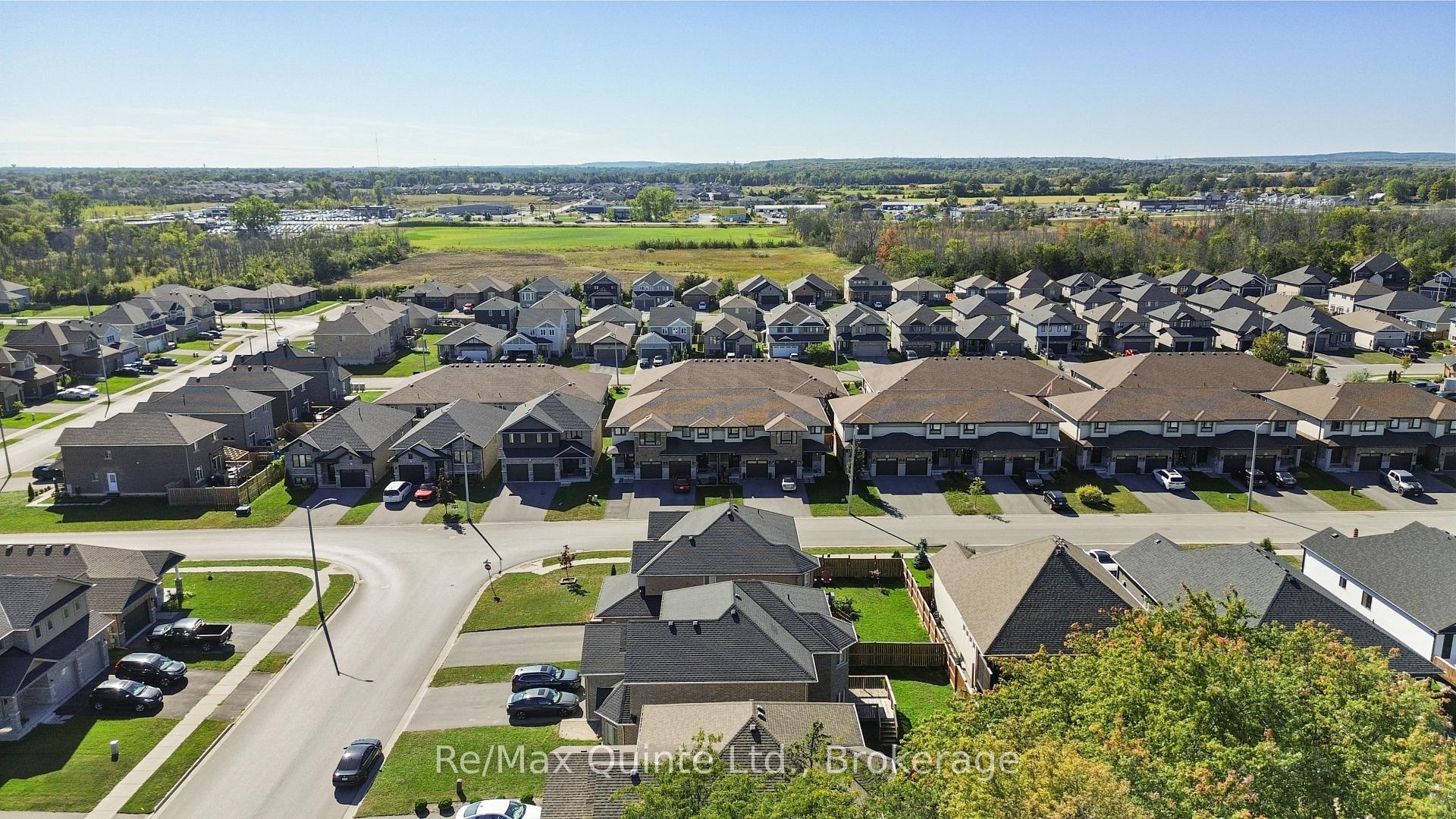 Photo 4 of 46 Cottonwood Drive, Belleville, Thurlow Ward — HOMEH