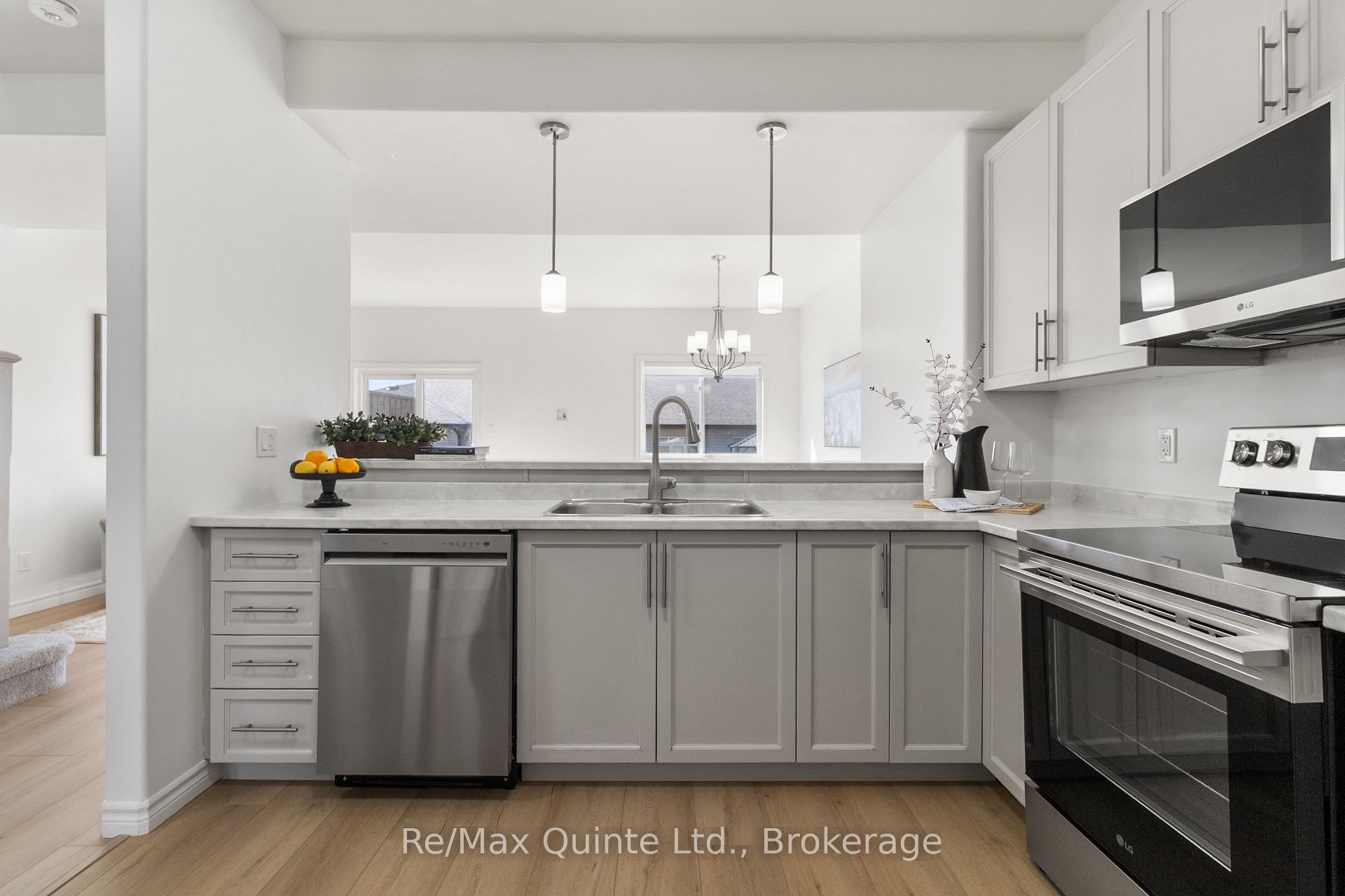Photo 24 of 46 Cottonwood Drive, Belleville, Thurlow Ward — HOMEH