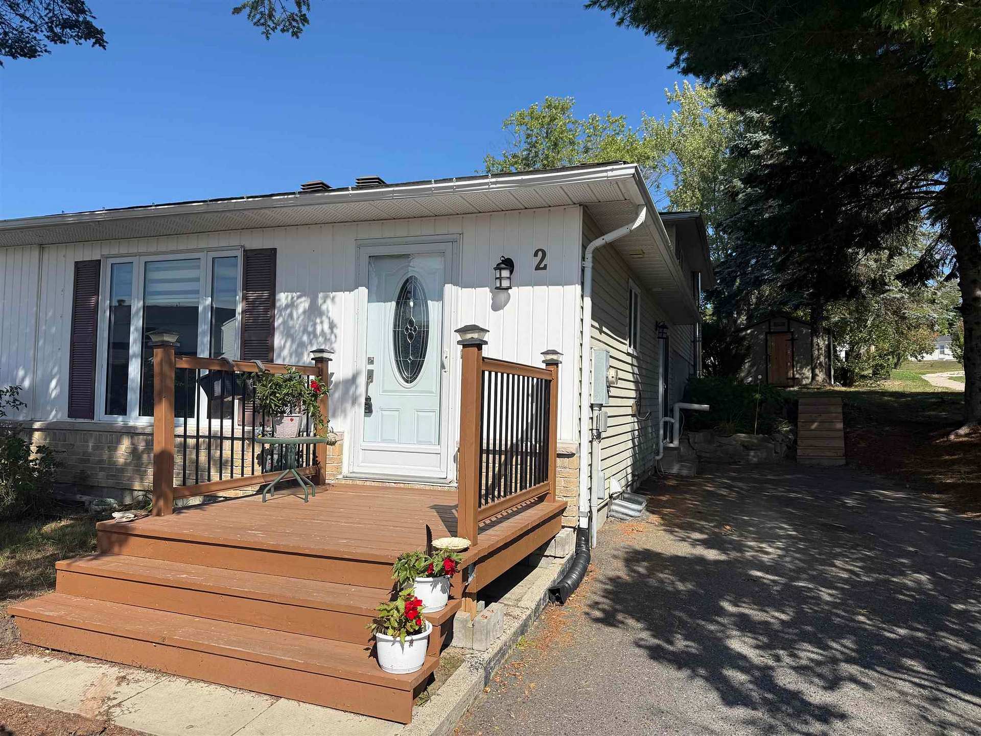 Photo 3 of 2 Farrell Crescent, Elliot Lake — HOMEH