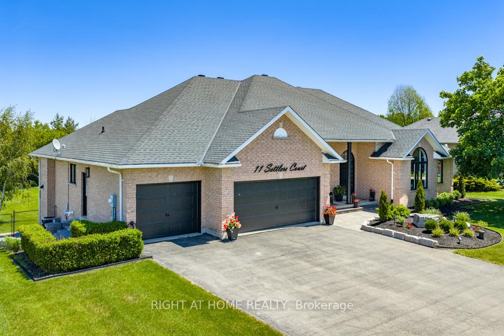 Photo 1 of 11 Settlers Court, Puslinch, Morriston — HOMEH